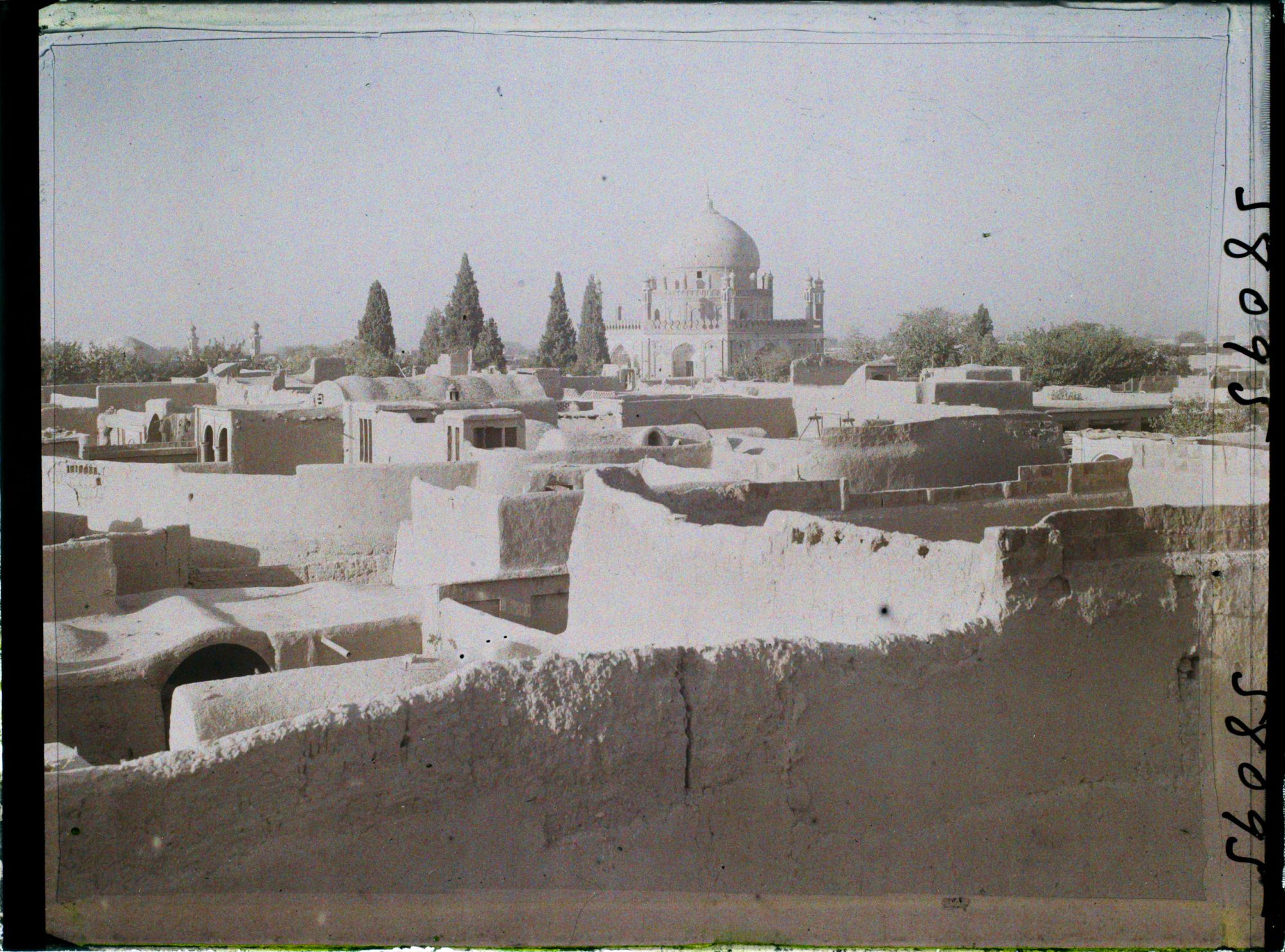 Image représentant Les ruelles du Bâzâr-e-Chah (Bazar du Roi) vers le mausolée d'Ahmed Chah Dourrâni