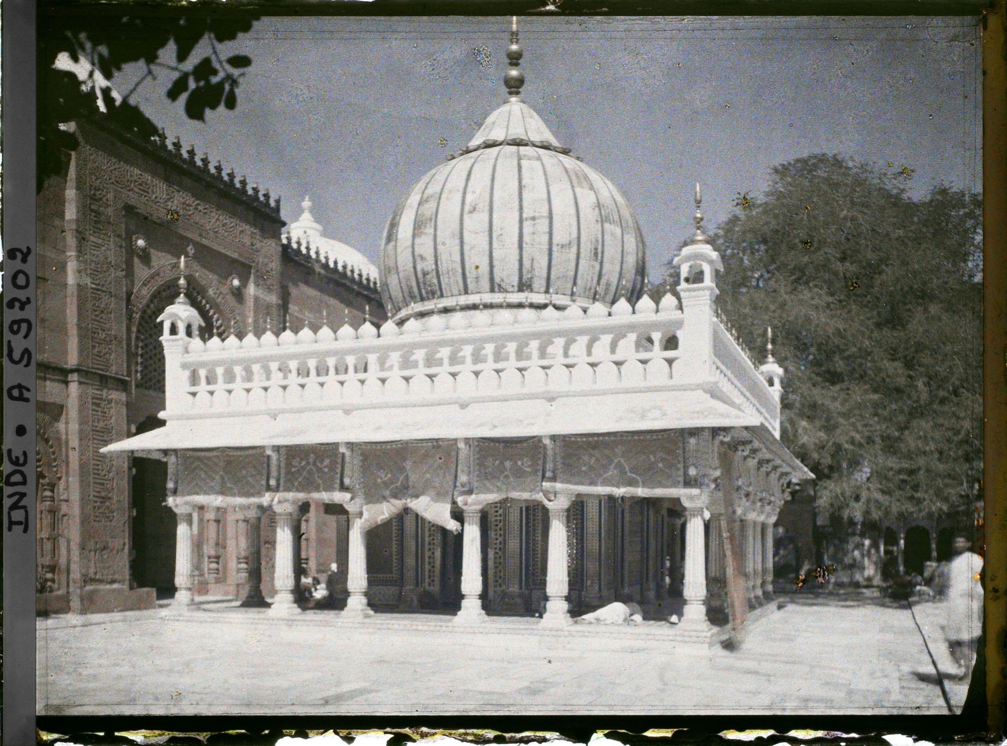 Image représentant Le dargâh de Nizamuddin, sanctuaire soufi construit sur la tombe de Hazrat Khawaja Nizamuddin Auliya (1238-1325)