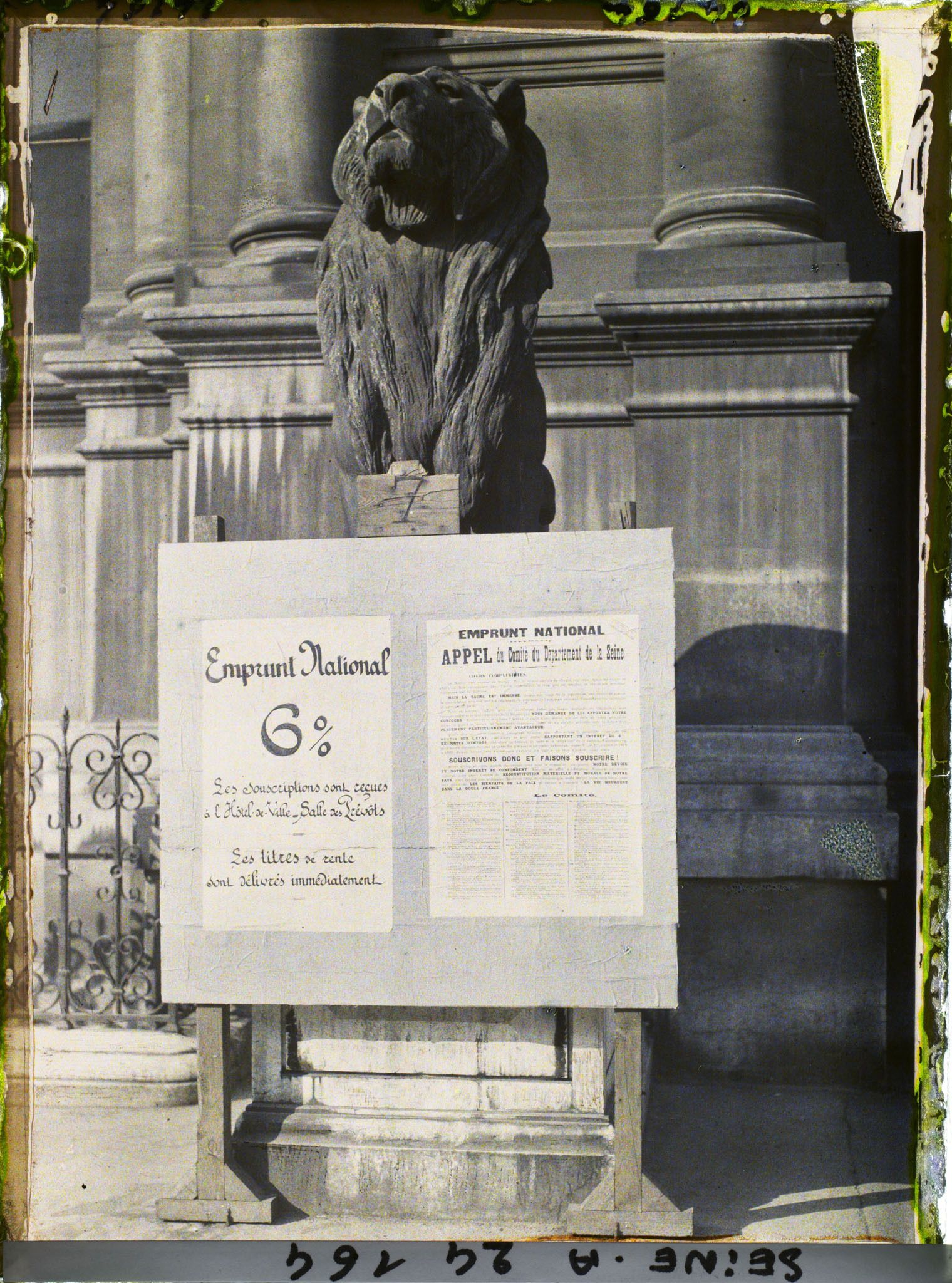 Image représentant Affiche pour l'emprunt national de 1920 devant l'Hôtel-de-Ville, Appel du Comité du département de la Seine