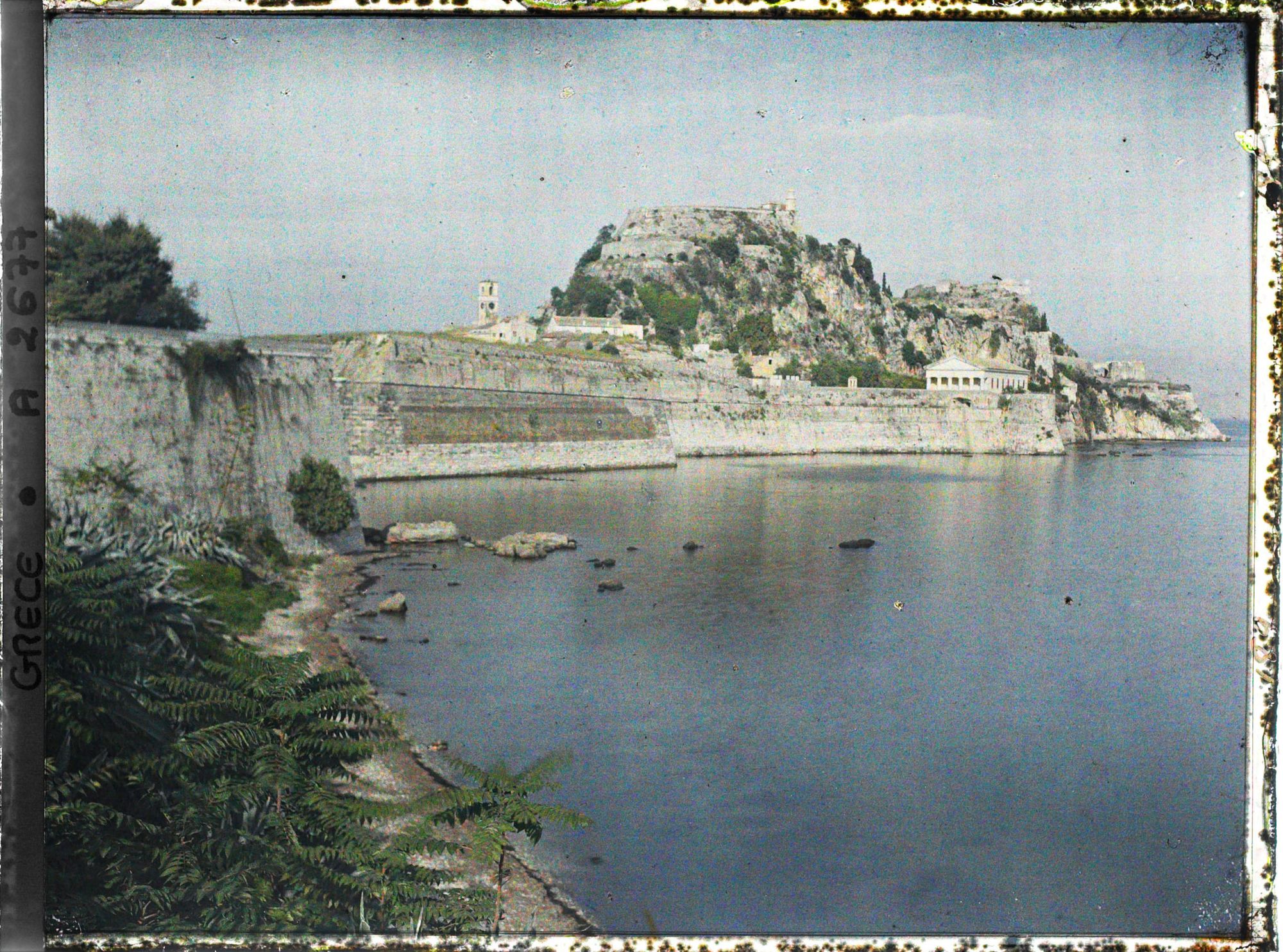 Image représentant Vue de Fortezza Vecchia prise du bord de mer