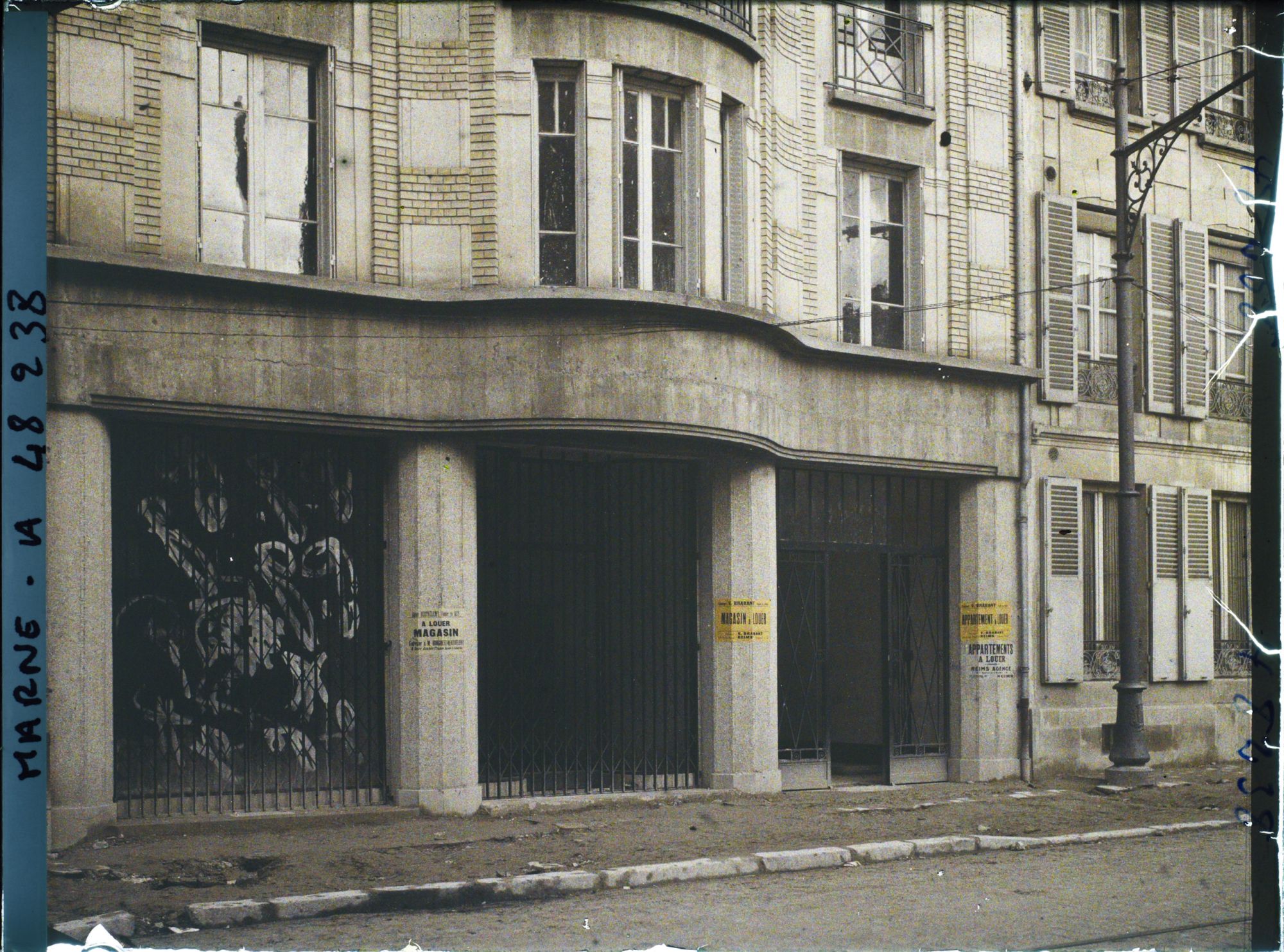 Image représentant France, Reims, Rue de l'Université (magasin à louer)