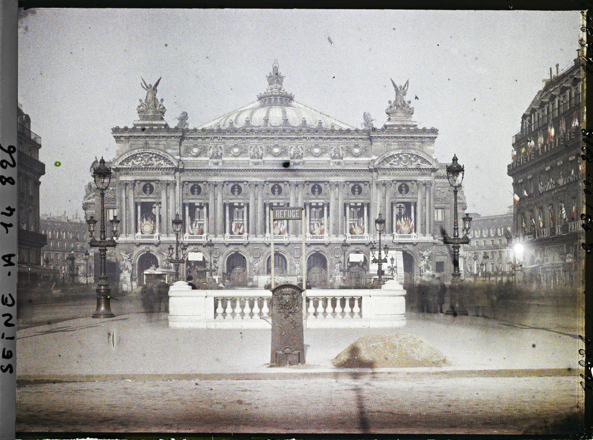 Image représentant Refuge à la station de métro Opéra, place de l'Opéra