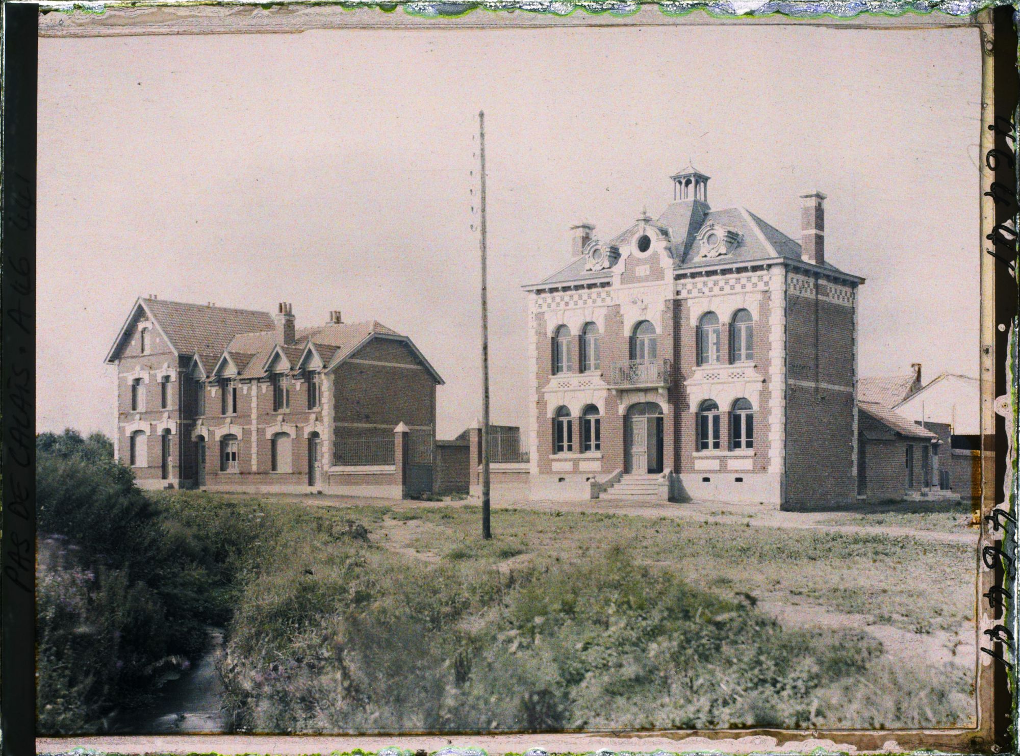 Image représentant France, Souchez, Nouvelle Mairie et Ecoles