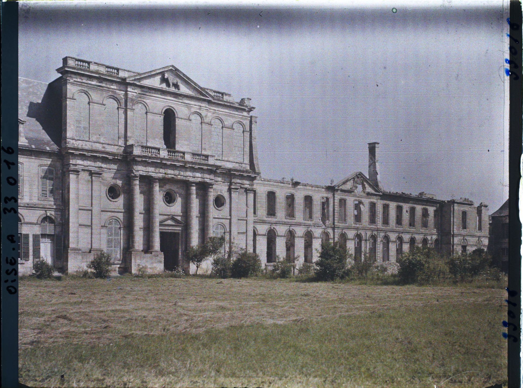 Image représentant France, Ourscamp, Ruines de l'Abbaye d'Ourscamp La Salle Louis XIV