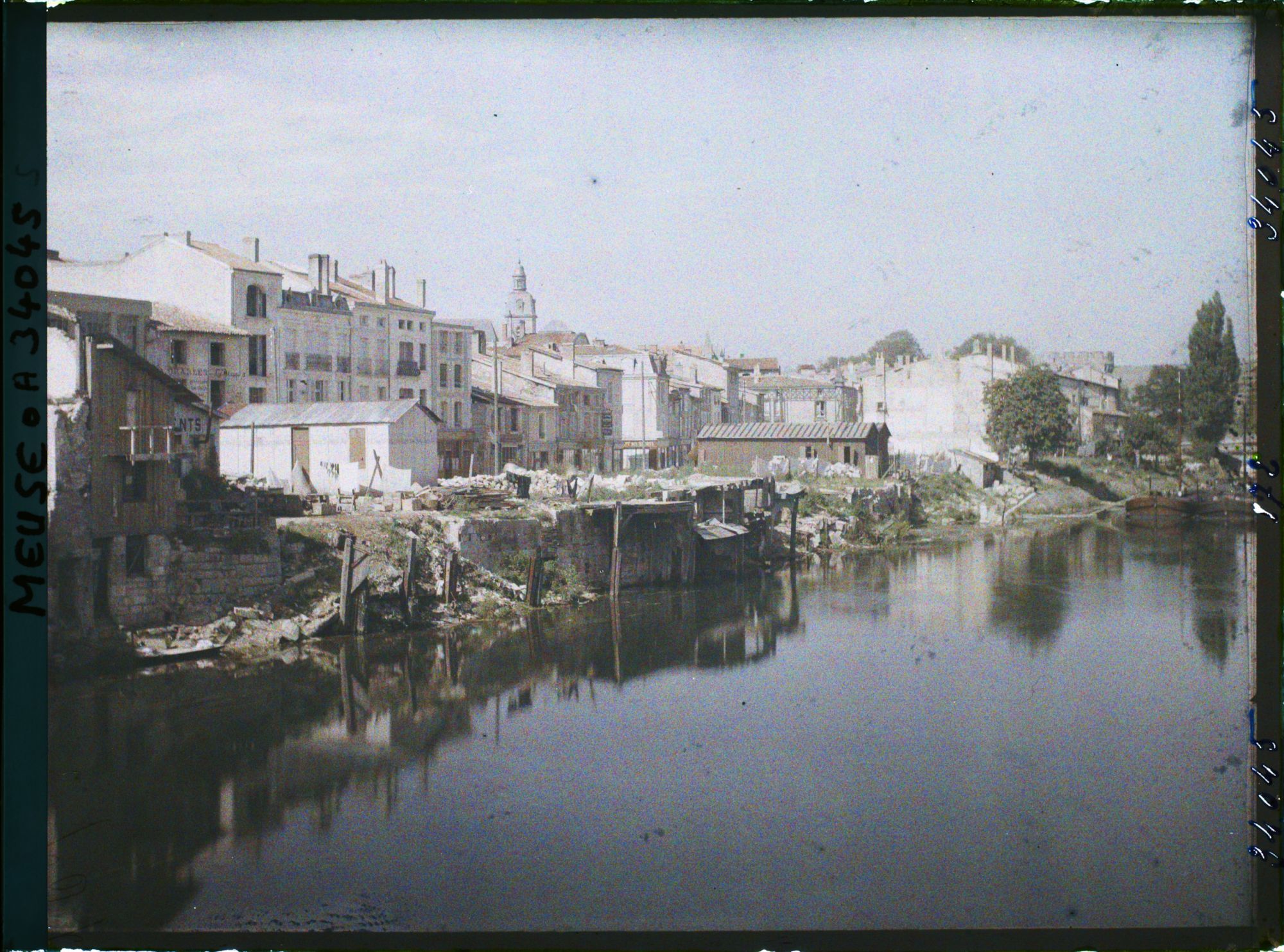 Image représentant France, Verdun, La rive gauche prise du Pont du Théâtre