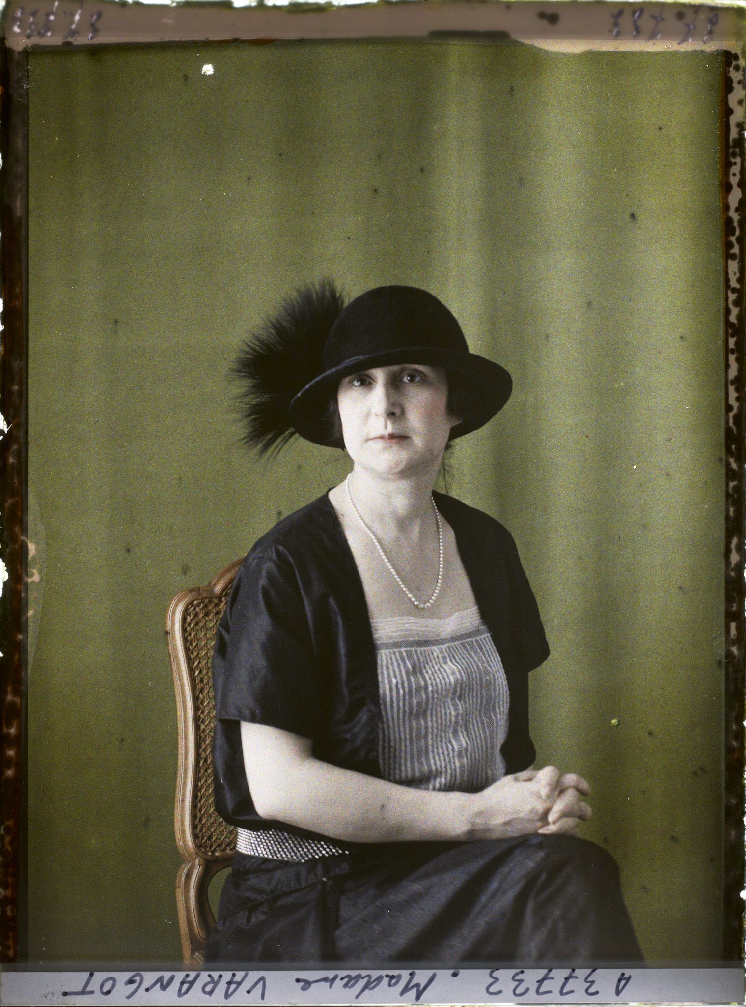 Image représentant https://musee-albert-kahn.s-museum.fr/home/NWQ2OTAwYzNmYjZlZTk1ZWQwODJmMjY4L2dlbmVyaWMtbm90aWNlLXRhYi9hdXRob3JpdHkvNjE3YTc5ZjVjZjhiODk2OGIzMzM3ZDIx/5d6900c3fb6ee95ed082f268/generic-notice-tab/authority/617a79ebcf8b8968b33379b9 Madame Alice Legat-Varangot