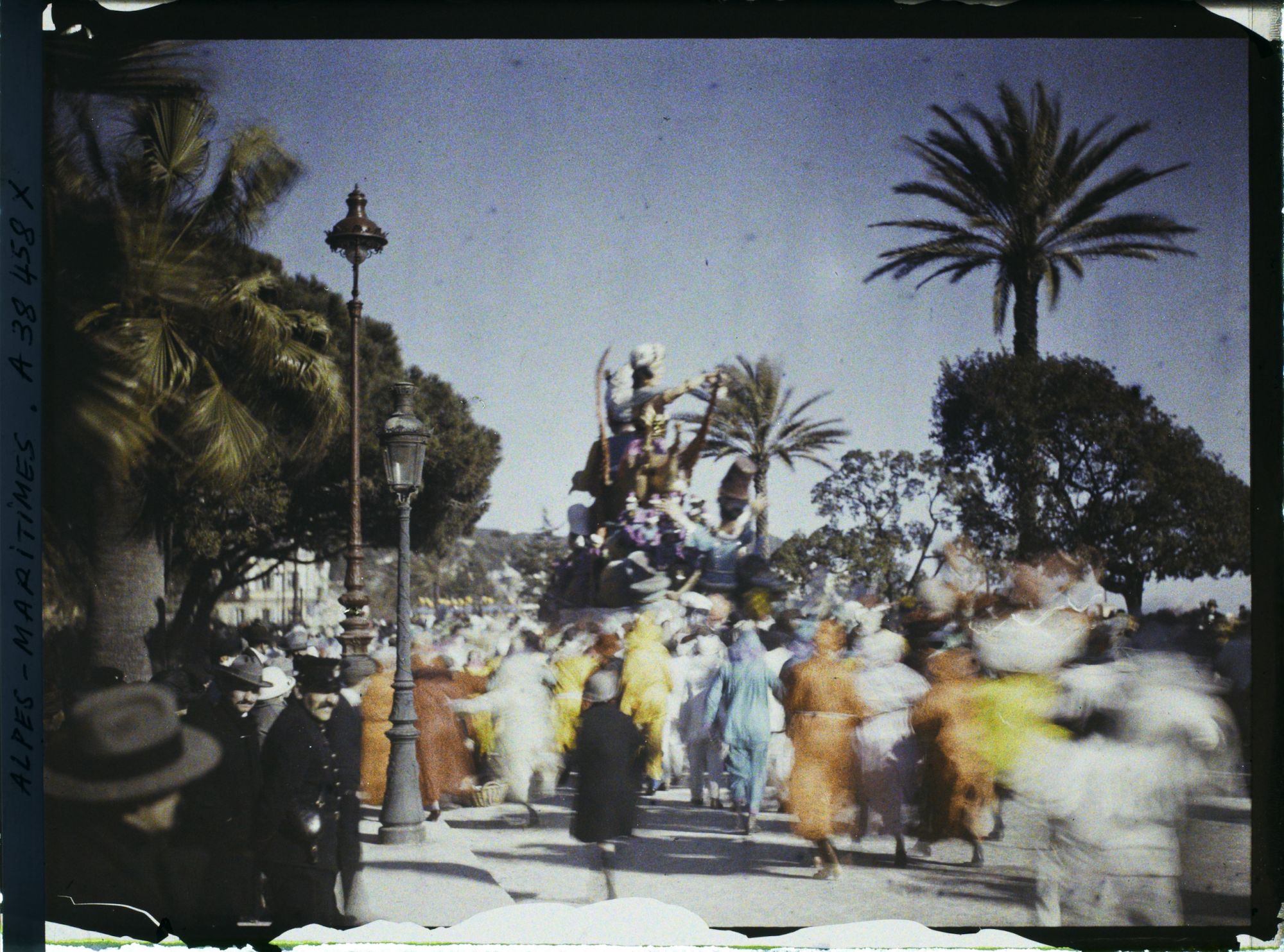 Image représentant Le carnaval, thème le pêcheur Niçois berné
