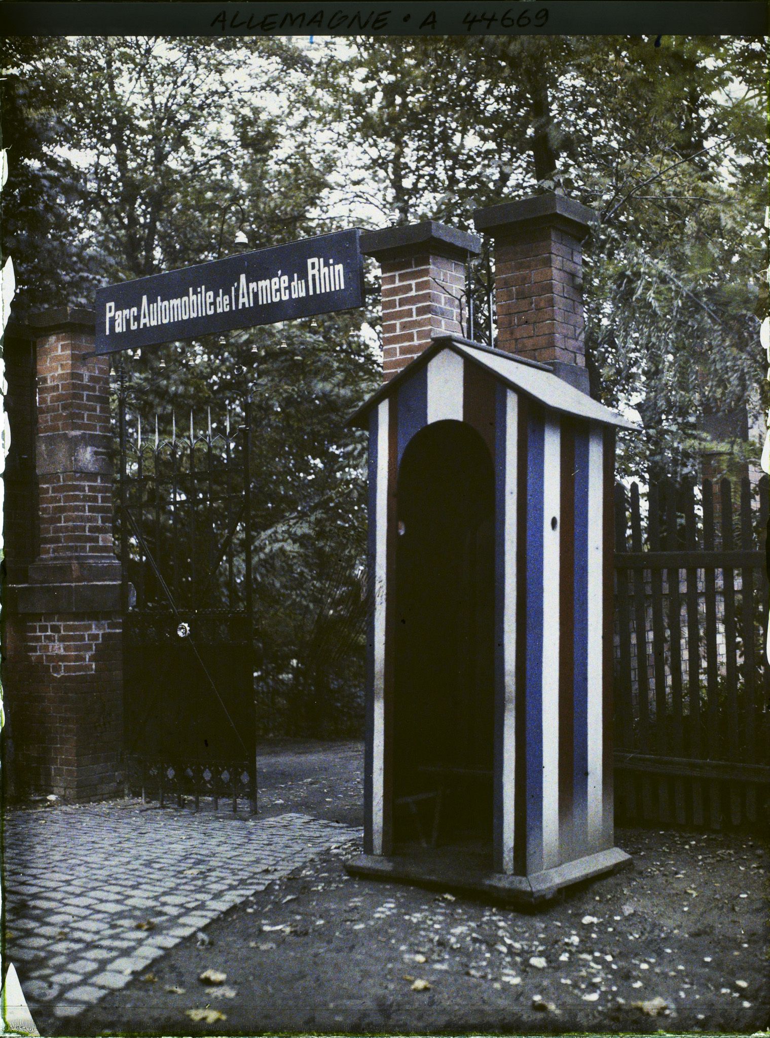 Image représentant Allemagne, Mayence, Parc automobile de l'armée du Rhin