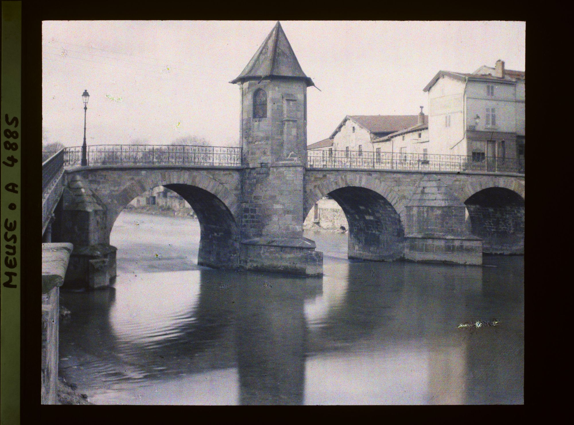 Image représentant Le Pont Ne Dame avec sa Chapelle