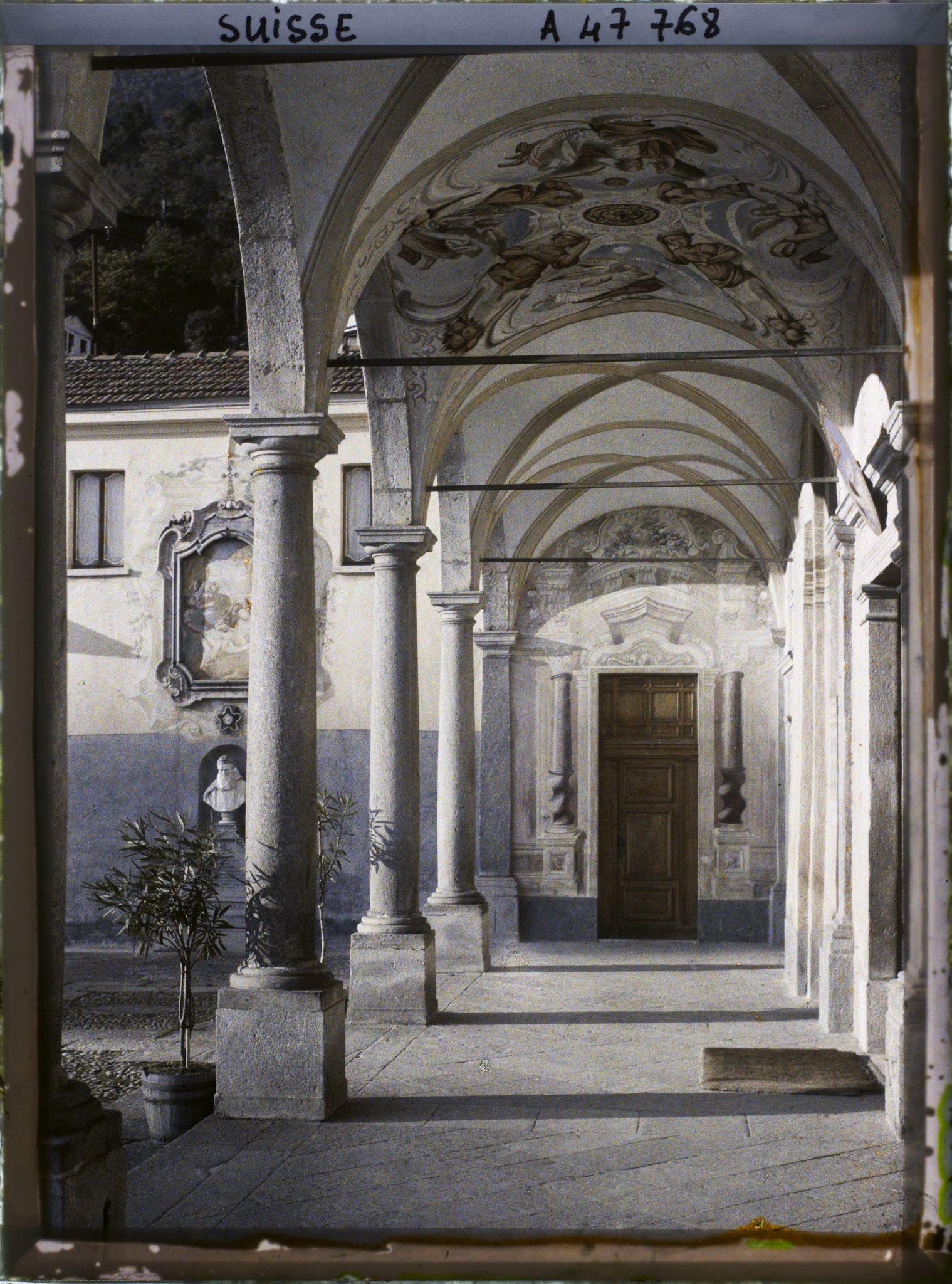 Image représentant Le portique de la Madonna del Sasso