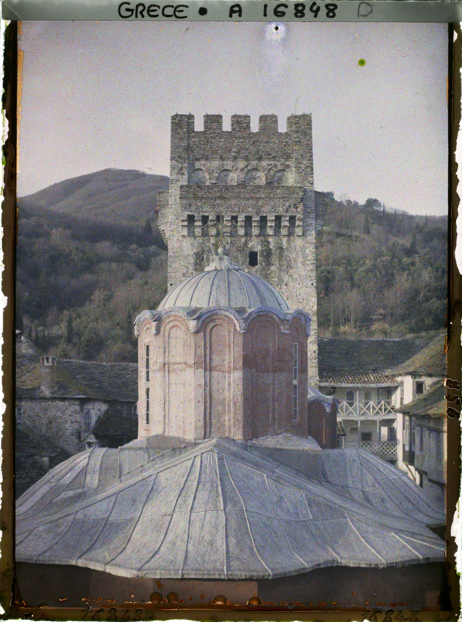 Image représentant Mont Athos, Grande Lavra, La Tour et la Coupole de Karakalon