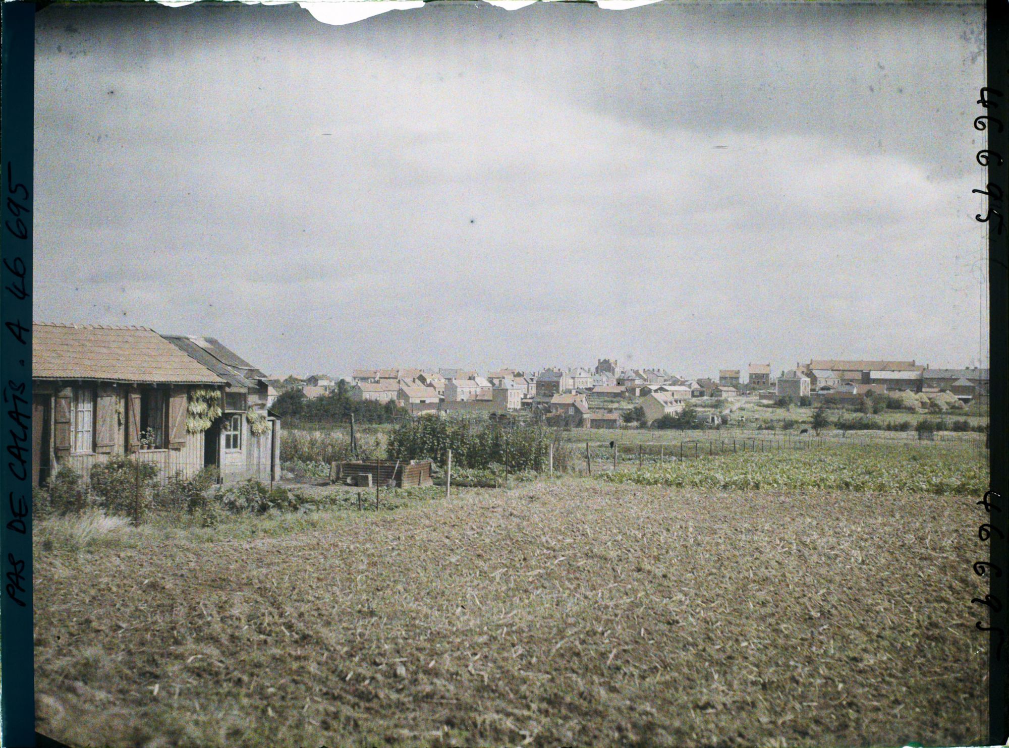 Image représentant France, Vimy, Une vue s/ le Village (Ouest)