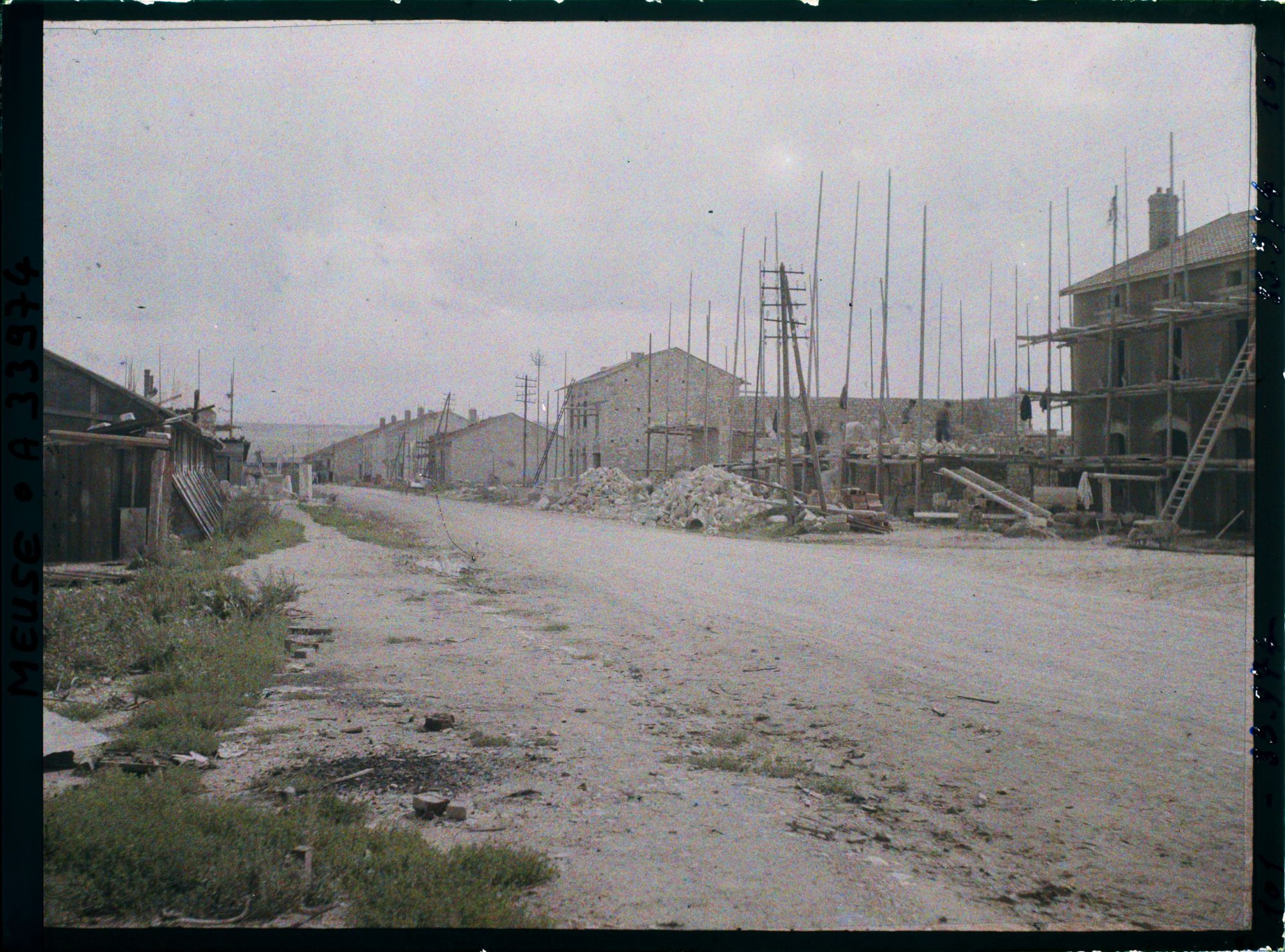 Image représentant France, Bras, La Côté Droit de la Grande route vu vers Verdun