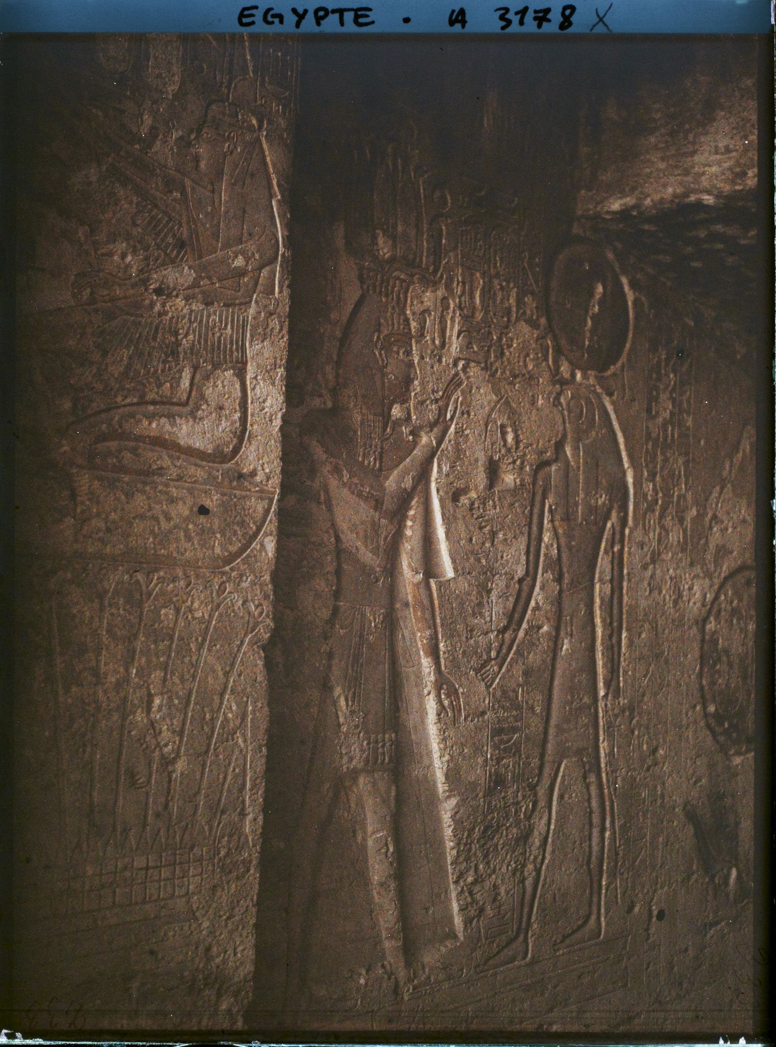 Image représentant Bas-reliefs à l'intérieur du tombeau de Ramsès VI