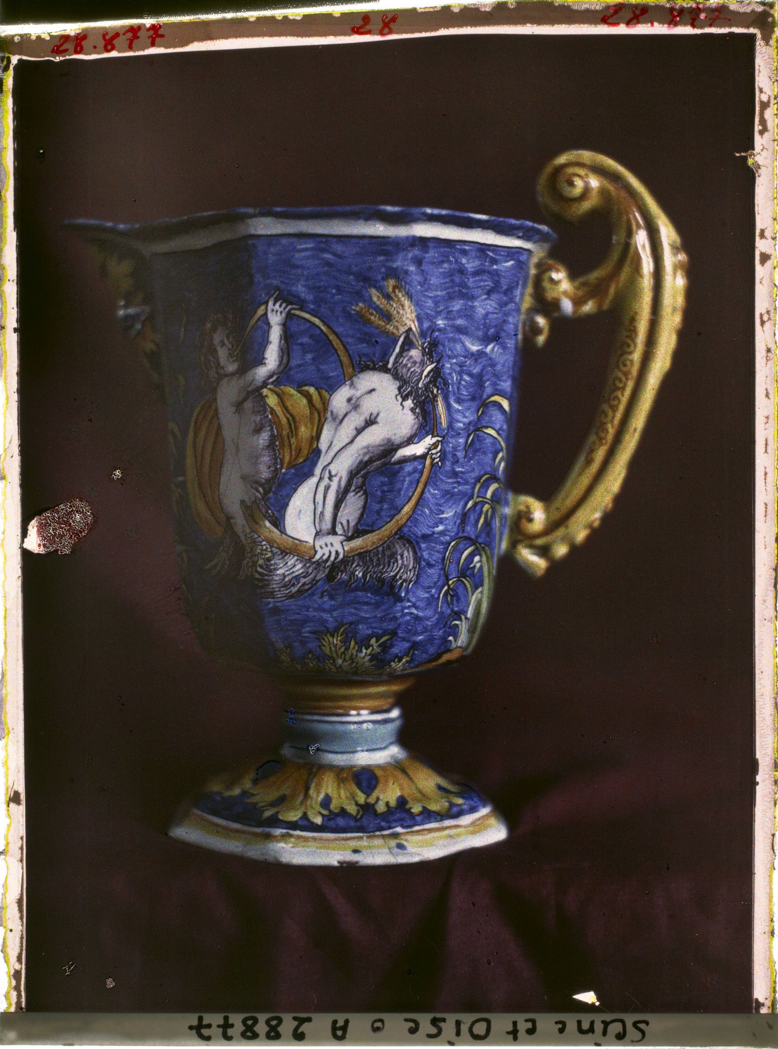 Image représentant Aiguière en faïence peinte des collections du musée de Sèvres