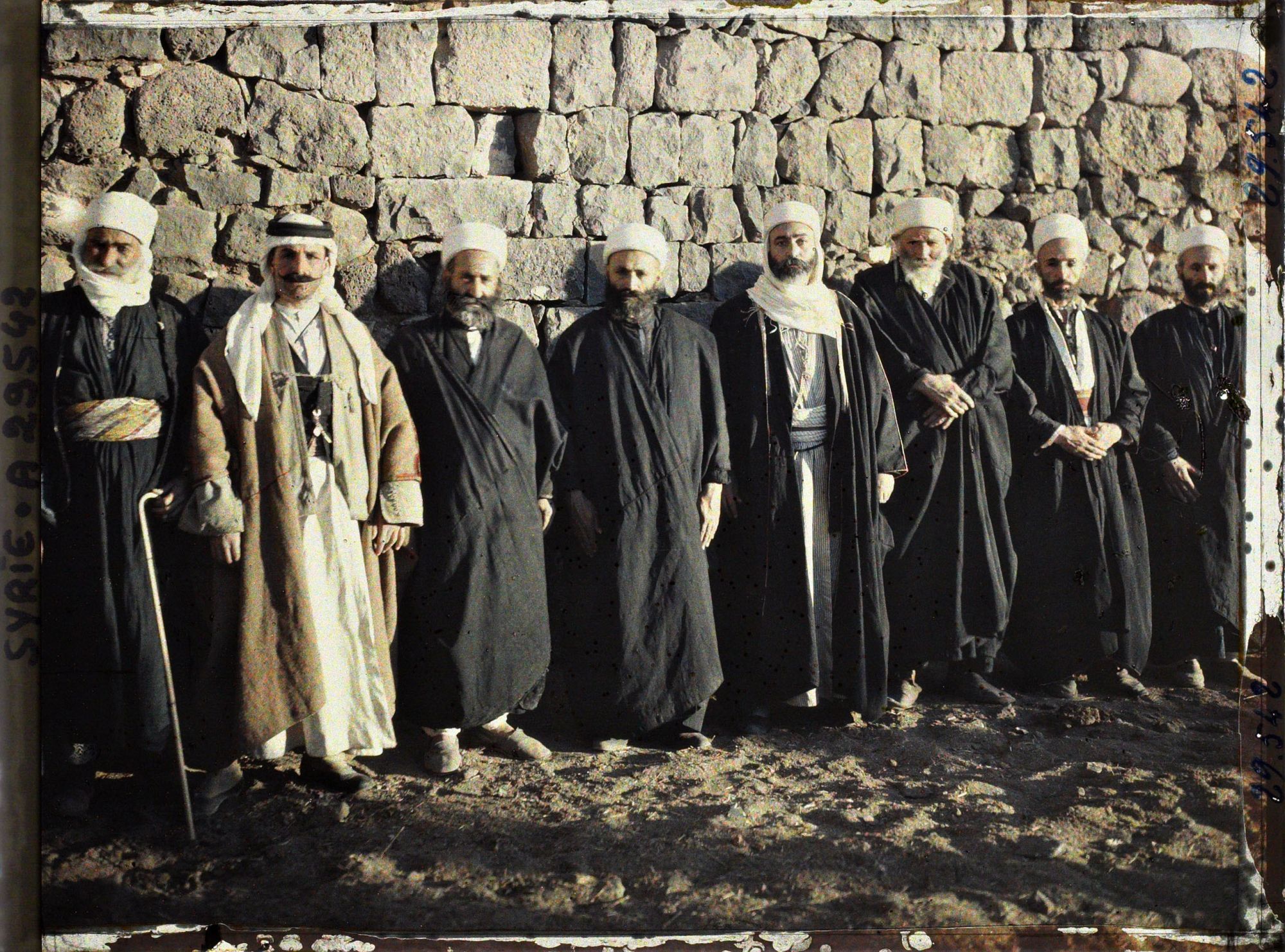 Image représentant Groupe de druzes en compagnie de Selim al Attrach