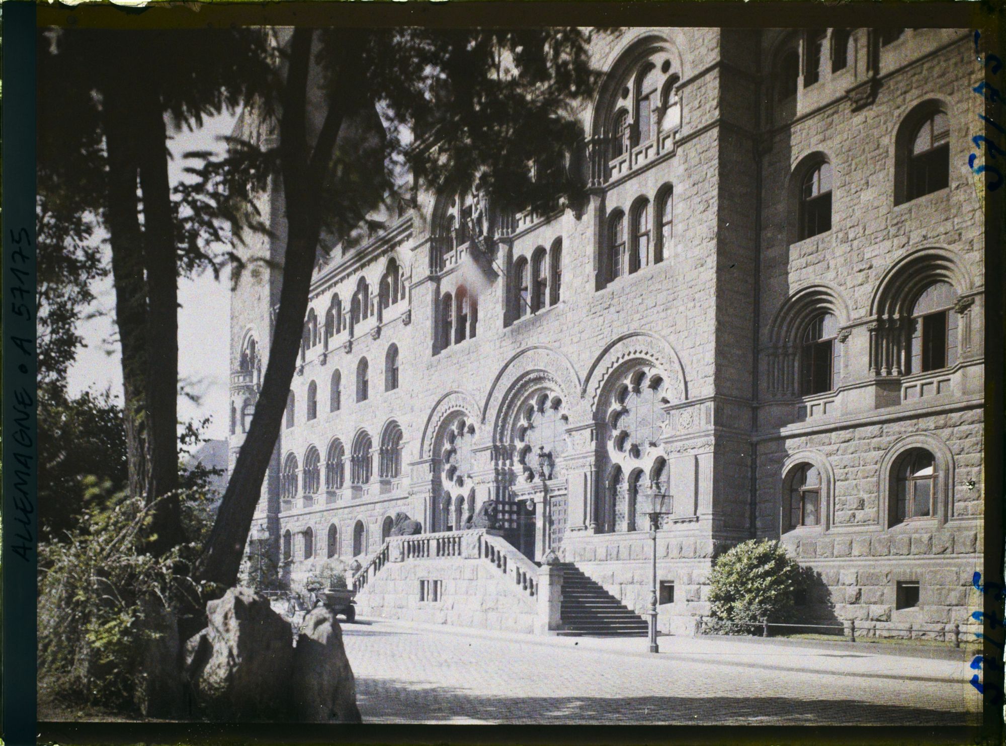 Image représentant Bords du Rhin, Coblence, Coblence Bâtiment de la Commission Interalliée