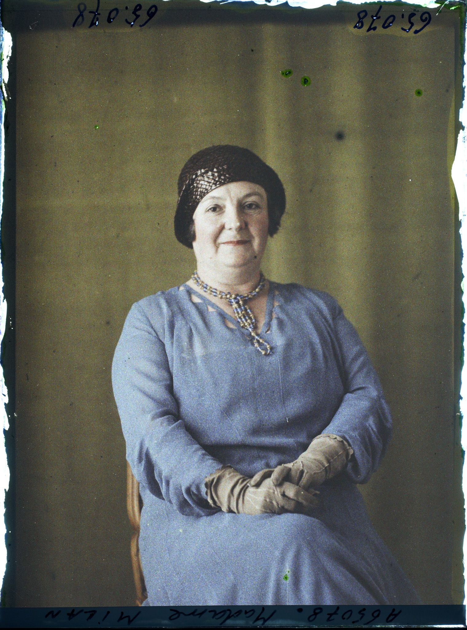 Image représentant https://musee-albert-kahn.s-museum.fr/home/NWQ2OTAwYzNmYjZlZTk1ZWQwODJmMjY4L2dlbmVyaWMtbm90aWNlLXRhYi9hdXRob3JpdHkvNjE3YTc5ZjVjZjhiODk2OGIzMzM3ZDIx/5d6900c3fb6ee95ed082f268/generic-notice-tab/authority/617a79ebcf8b8968b33373fc Madame Milan