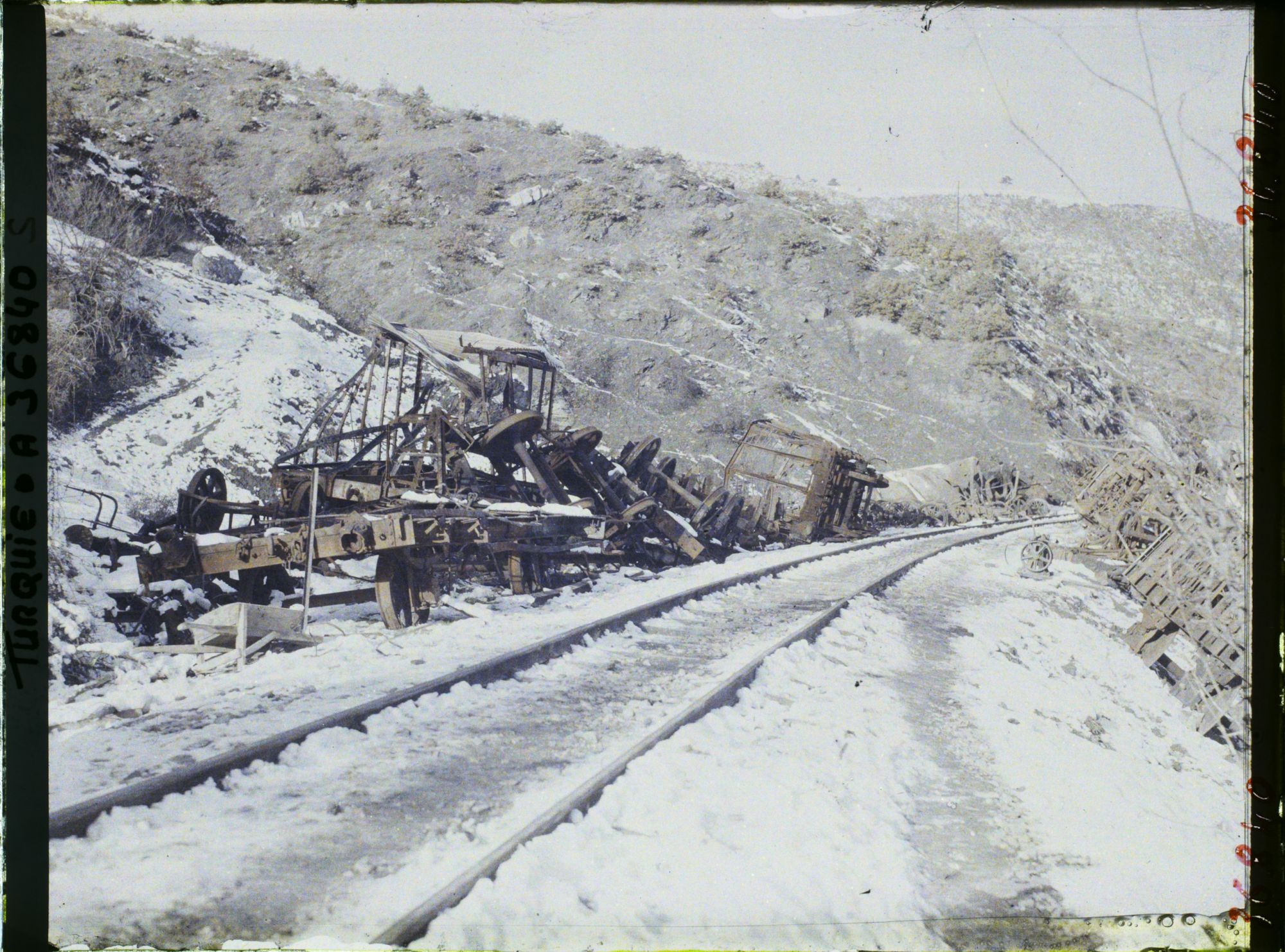 Image représentant Turquie, Entre Karakeui et Biledjik, Ligne déblayée