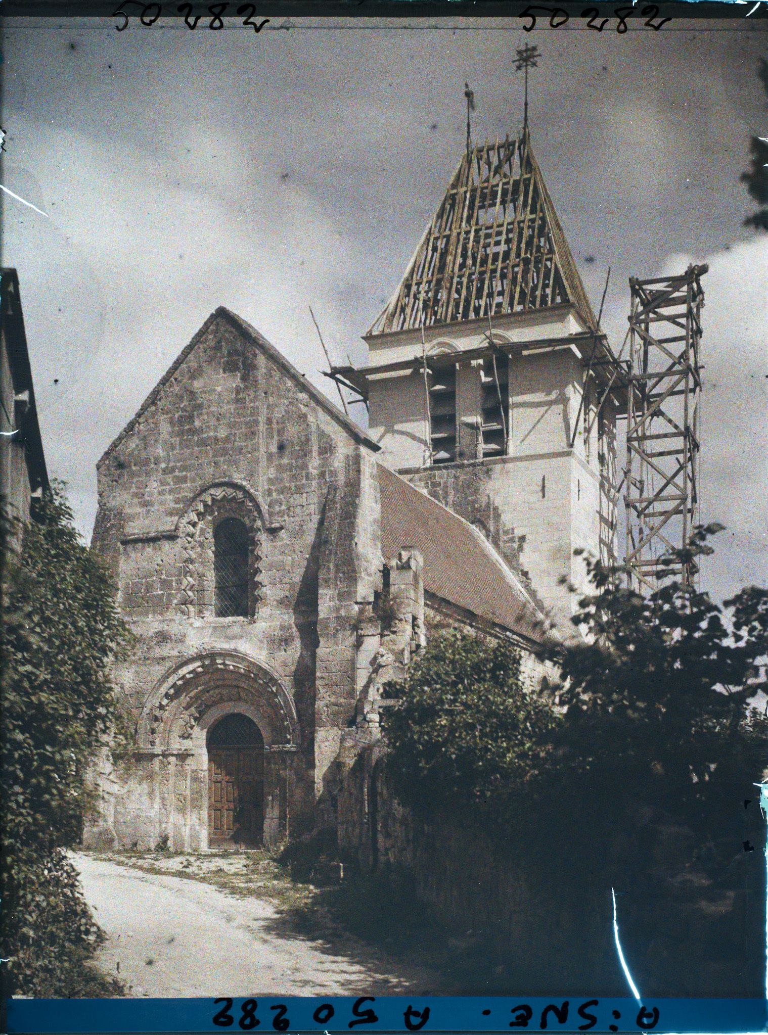 Image représentant France, Condé s/ Aisne, Façade de l'Eglise
