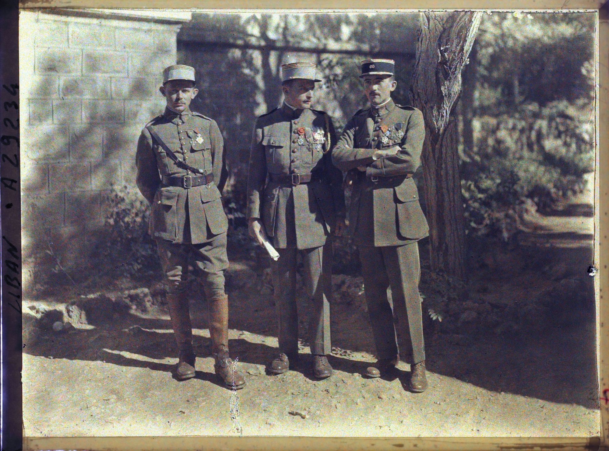 Image représentant Trois officiers français