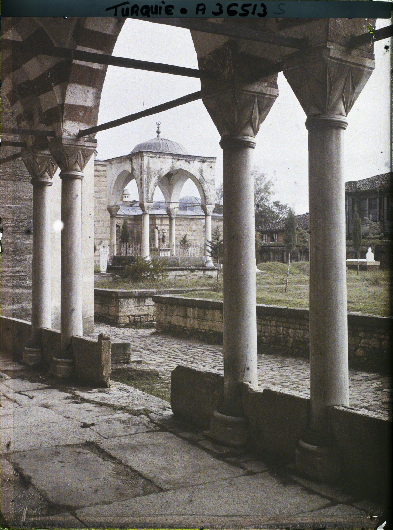 Image représentant Selimiye Camii (Grande Mosquée) : cour est