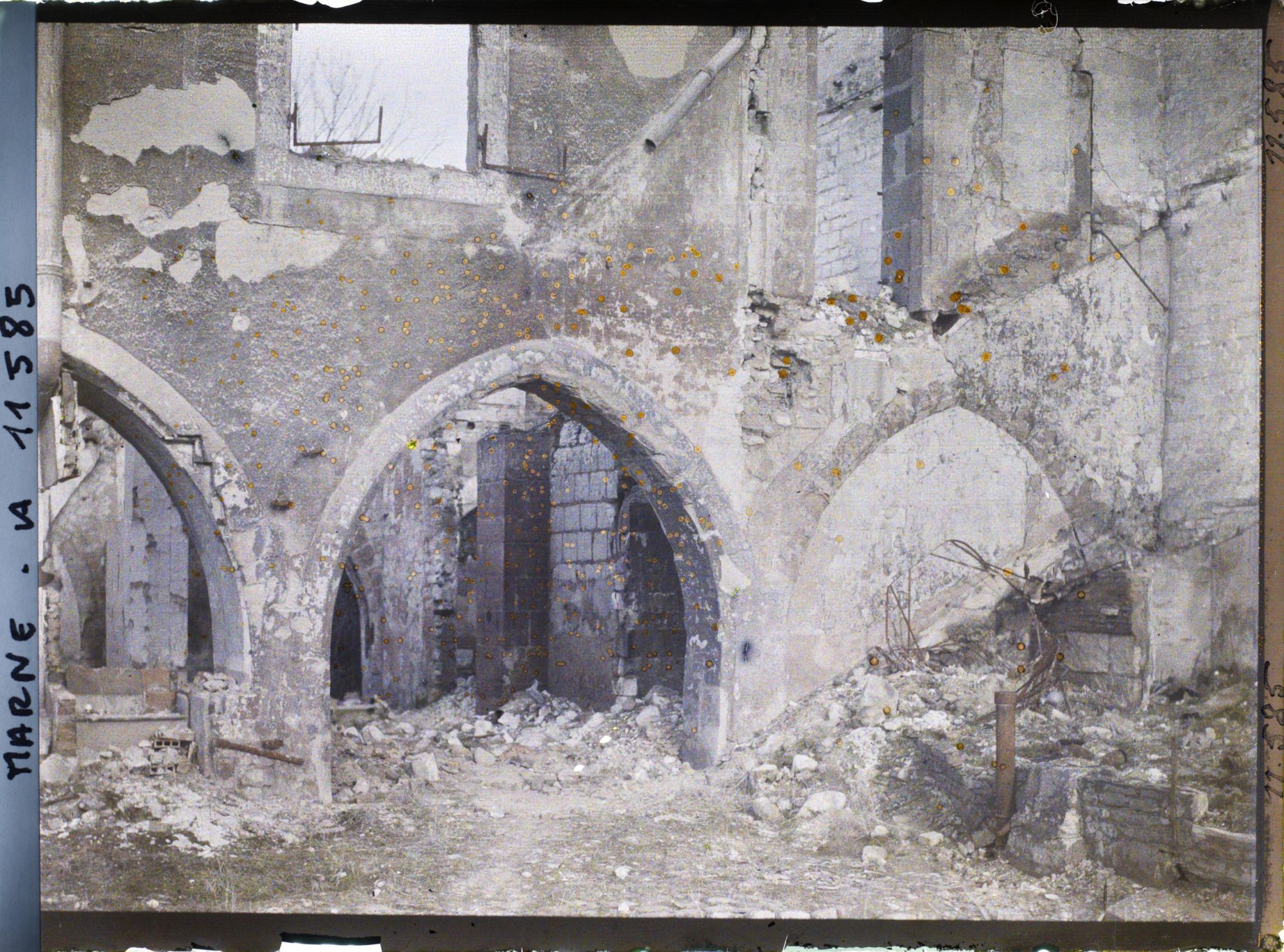 Image représentant L'ancien couvent des Pères Cordeliers, rue des Trois Raisinets