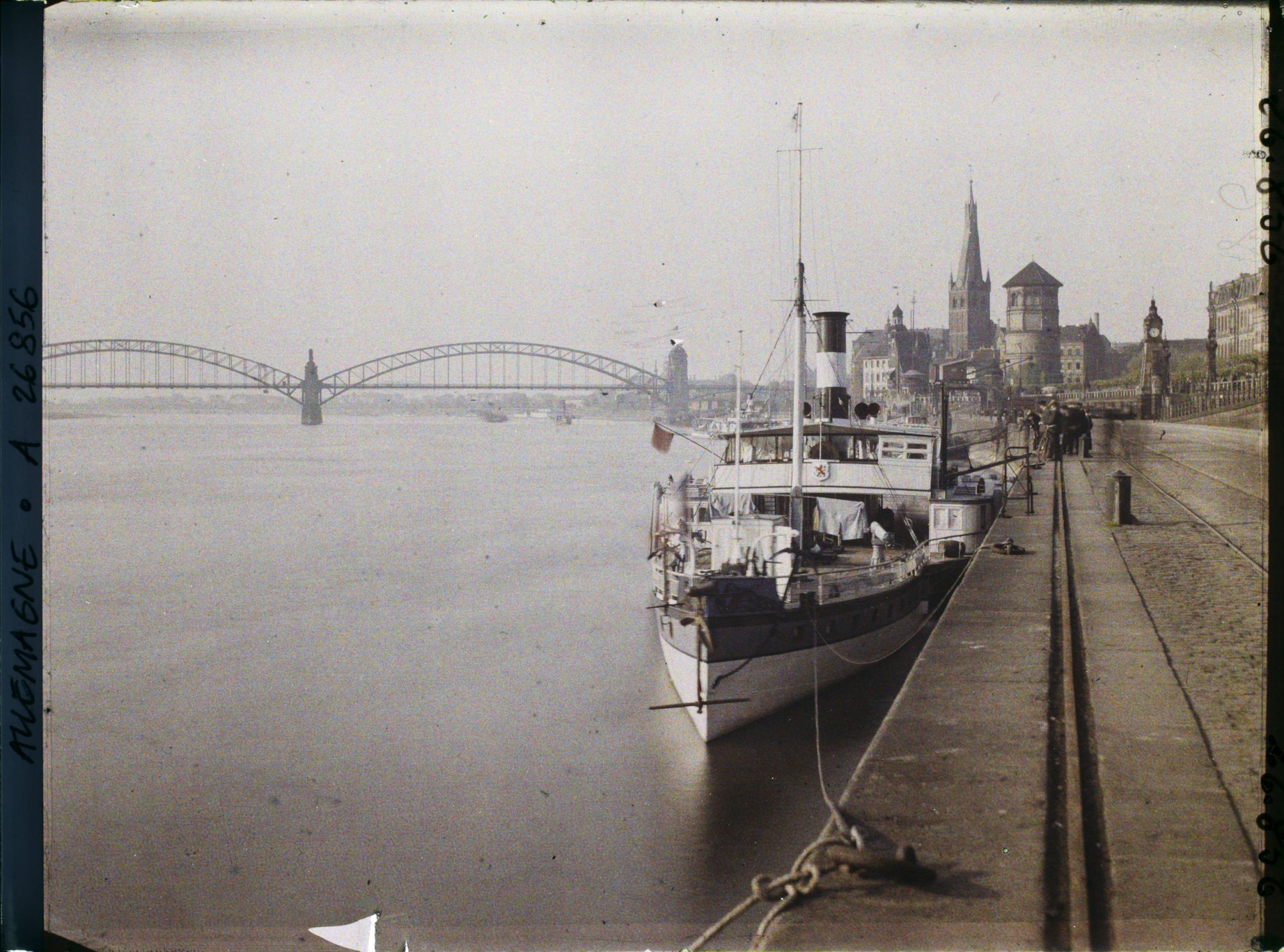 Image représentant Allemagne, Düsseldorf, Occupation Française Les Quais vers les grands ponts du Rhin