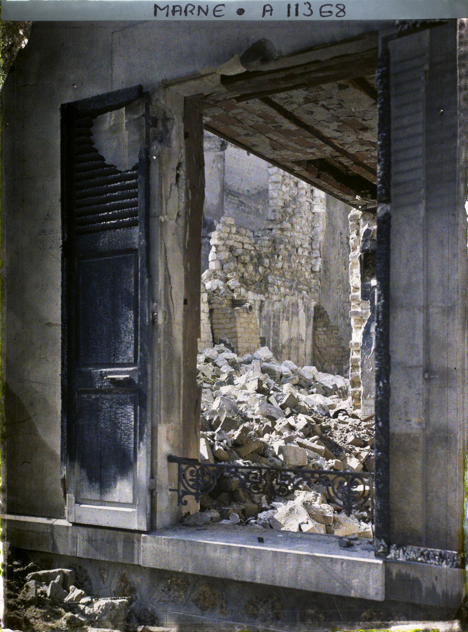 Image représentant Maison en ruine après un incendie, rue des Marmouzets