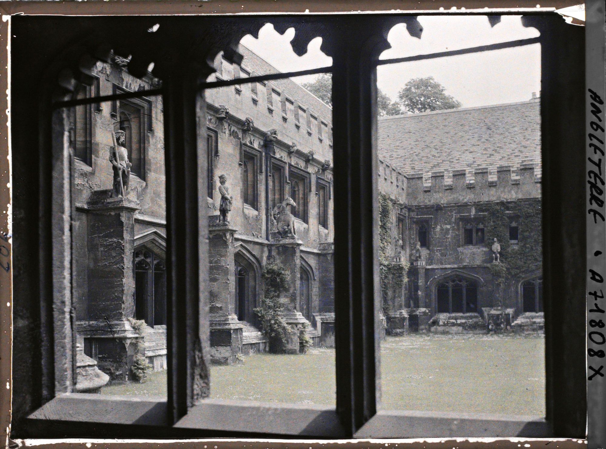 Image représentant Le cloître du Magdalen College