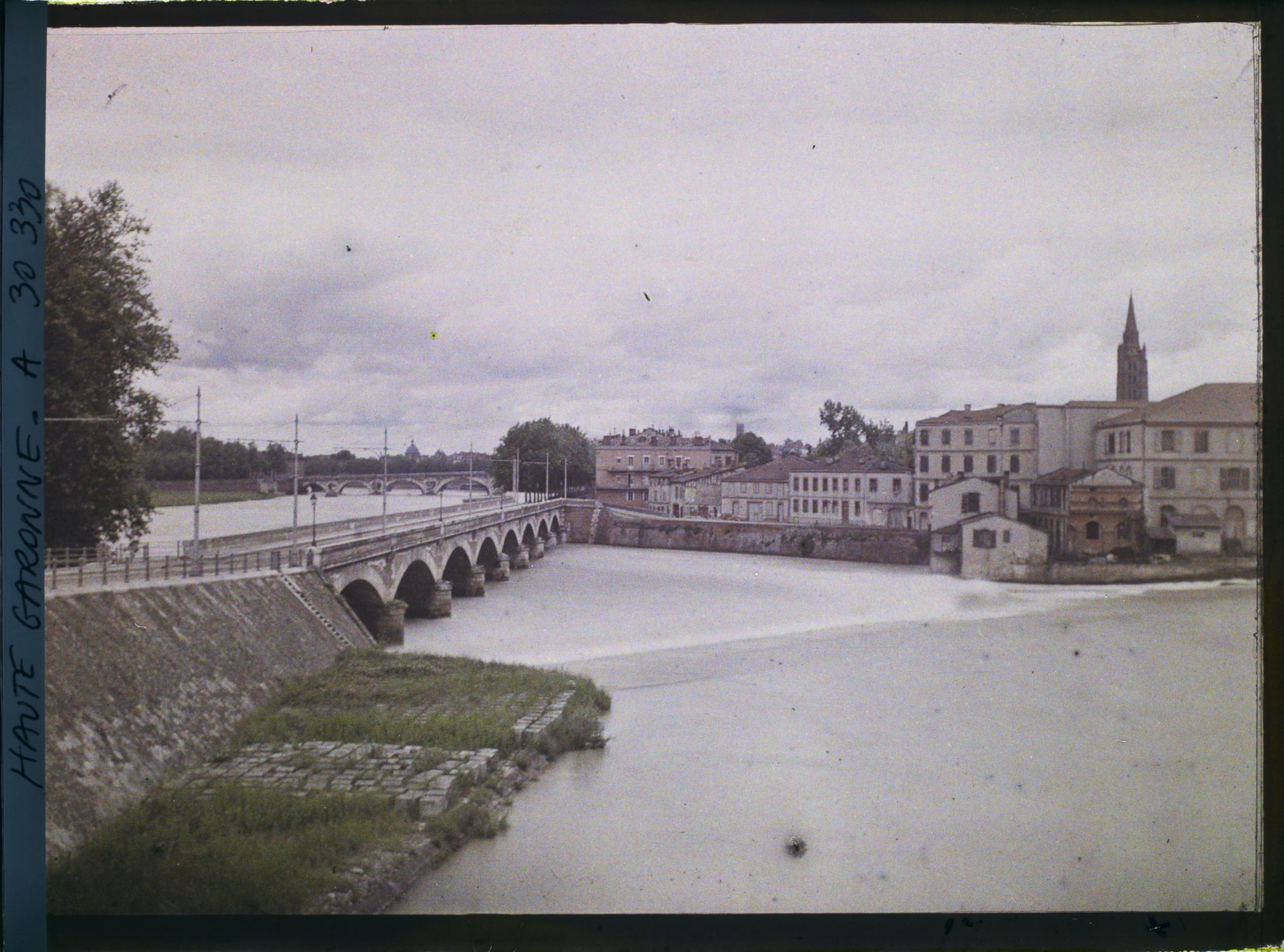 Image représentant La Garonne (Moulin du Château)