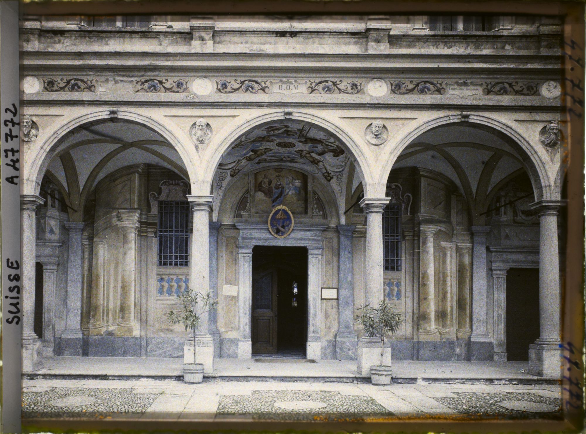 Image représentant Le portique de la Madonna del Sasso