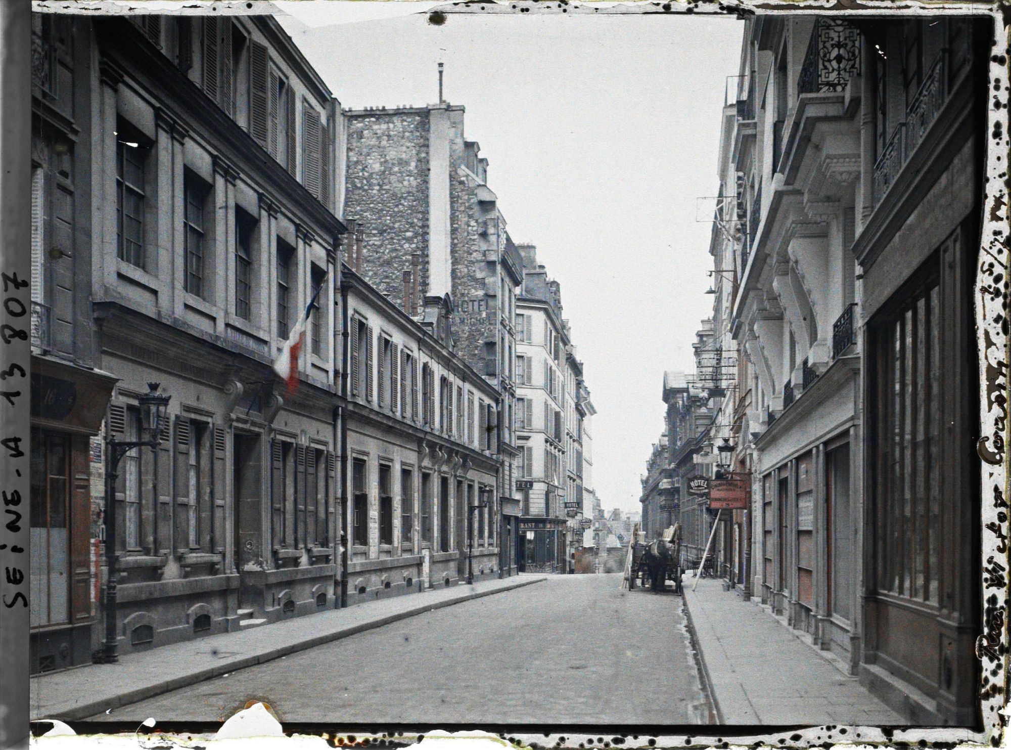 Image représentant La rue Victor Cousin au niveau du numéro 14