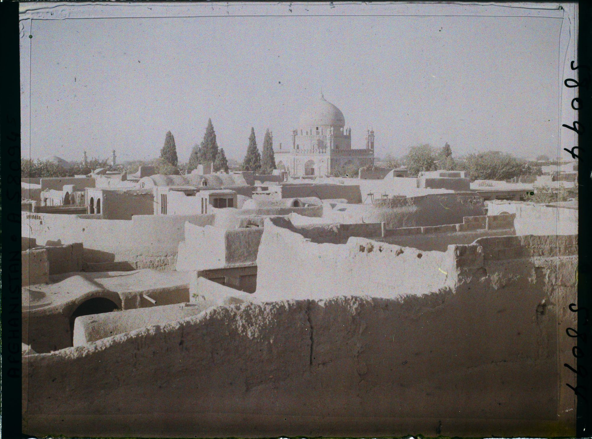 Image représentant Les ruelles du Bâzâr-e-Chah (Bazar du Roi) vers le mausolée d'Ahmed Chah Dourrâni