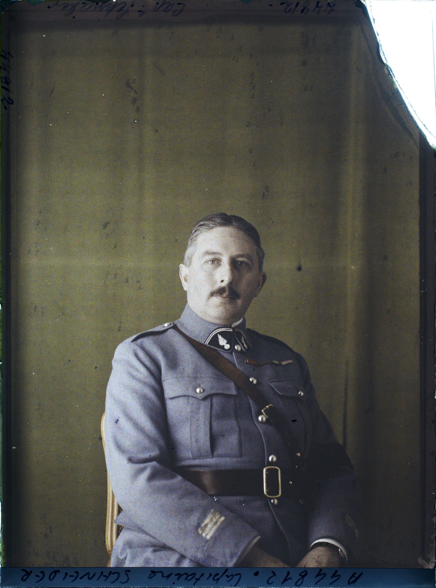 Image représentant Le  https://musee-albert-kahn.s-museum.fr/home/NWQ2OTAwYzNmYjZlZTk1ZWQwODJmMjY4L2dlbmVyaWMtbm90aWNlLXRhYi9hdXRob3JpdHkvNjE3YTc5ZjVjZjhiODk2OGIzMzM3ZDIx/5d6900c3fb6ee95ed082f268/generic-notice-tab/authority/617a79ebcf8b8968b3337b4c capitaine Schneider