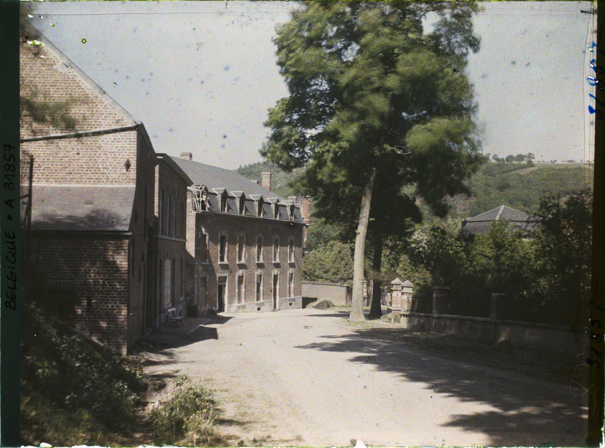 Image représentant Belgique, Hastière, Maisons reconstruites