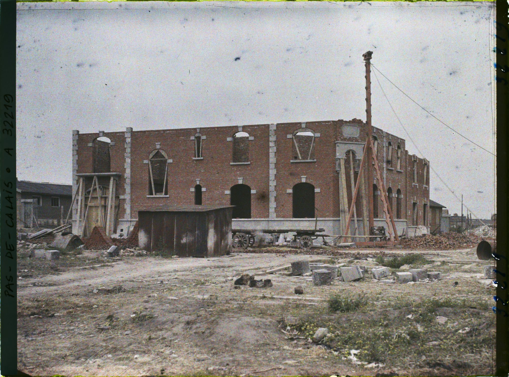 Image représentant France, Lens, Reconstructions de maisons