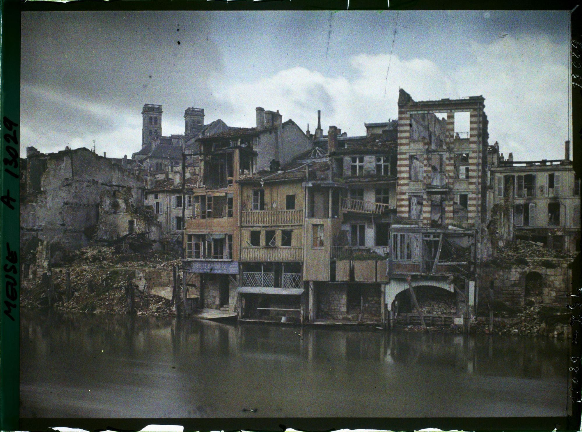 Image représentant France, Verdun, Bords Meuse