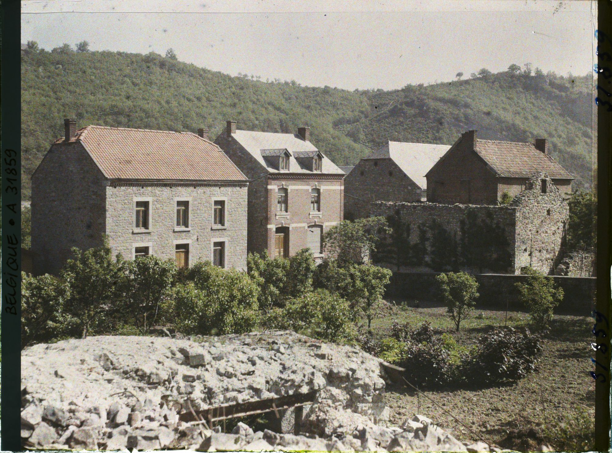 Image représentant Belgique, Hastière, Maisons reconstruites