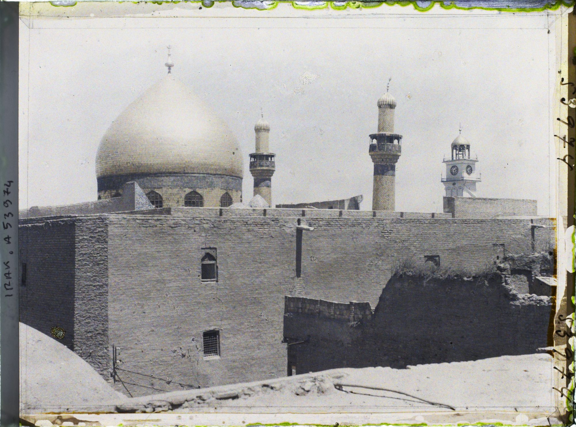 Image représentant Dôme et minarets de la mosquée funéraire d'Ali