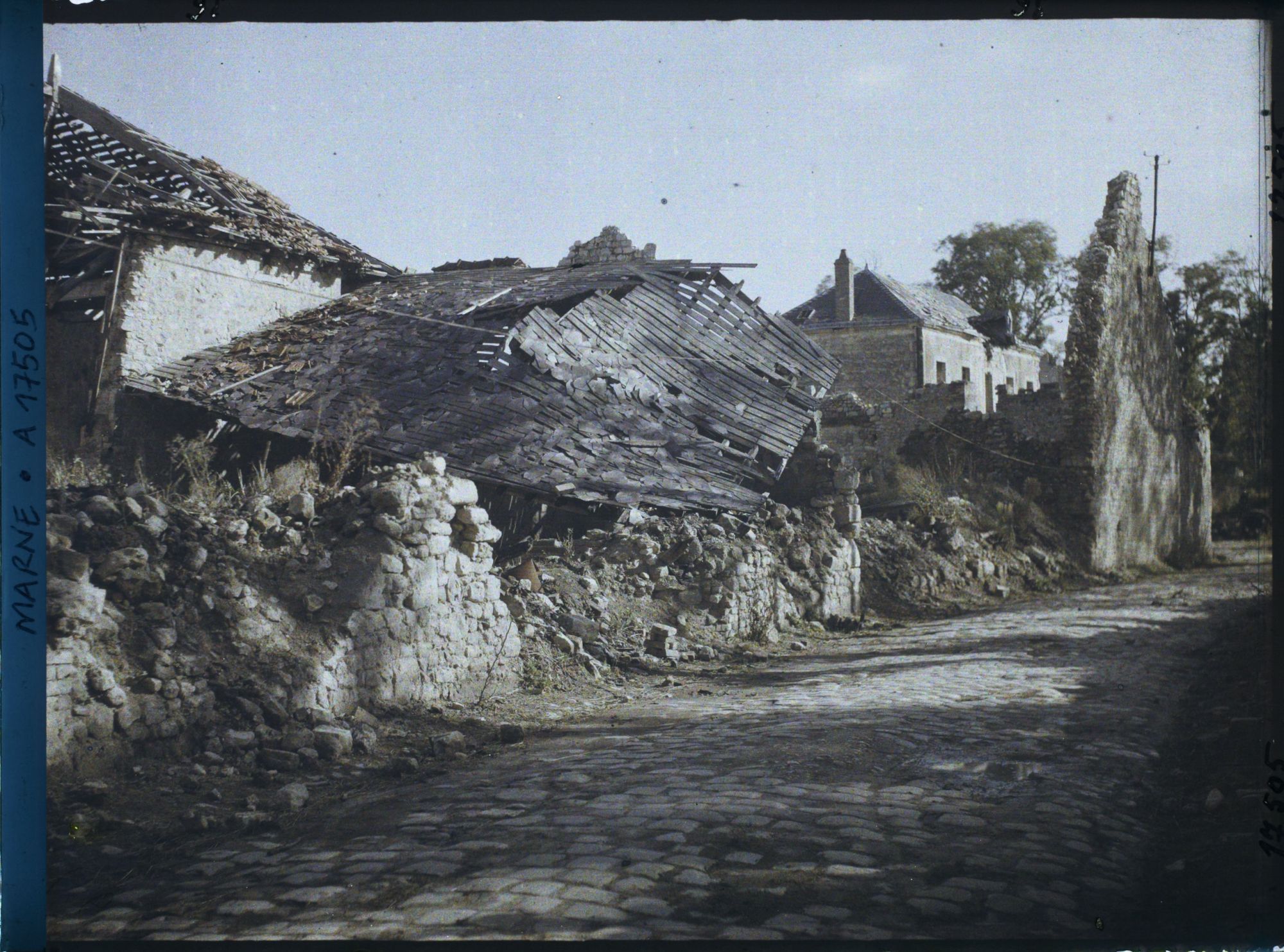 Image représentant France, St Théry, Rue dans le Village