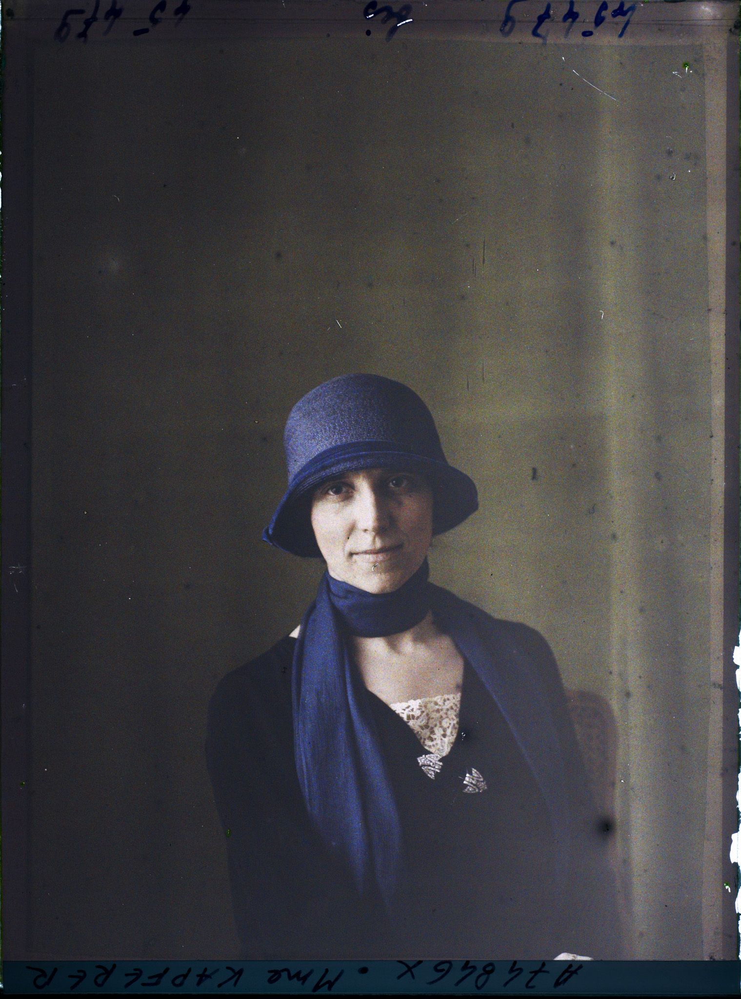 Image représentant https://musee-albert-kahn.s-museum.fr/home/NWQ2OTAwYzNmYjZlZTk1ZWQwODJmMjY4L2dlbmVyaWMtbm90aWNlLXRhYi9hdXRob3JpdHkvNjE3YTc5ZjVjZjhiODk2OGIzMzM3ZDIx/5d6900c3fb6ee95ed082f268/generic-notice-tab/authority/617a79ebcf8b8968b3337065 Madame Kapferer