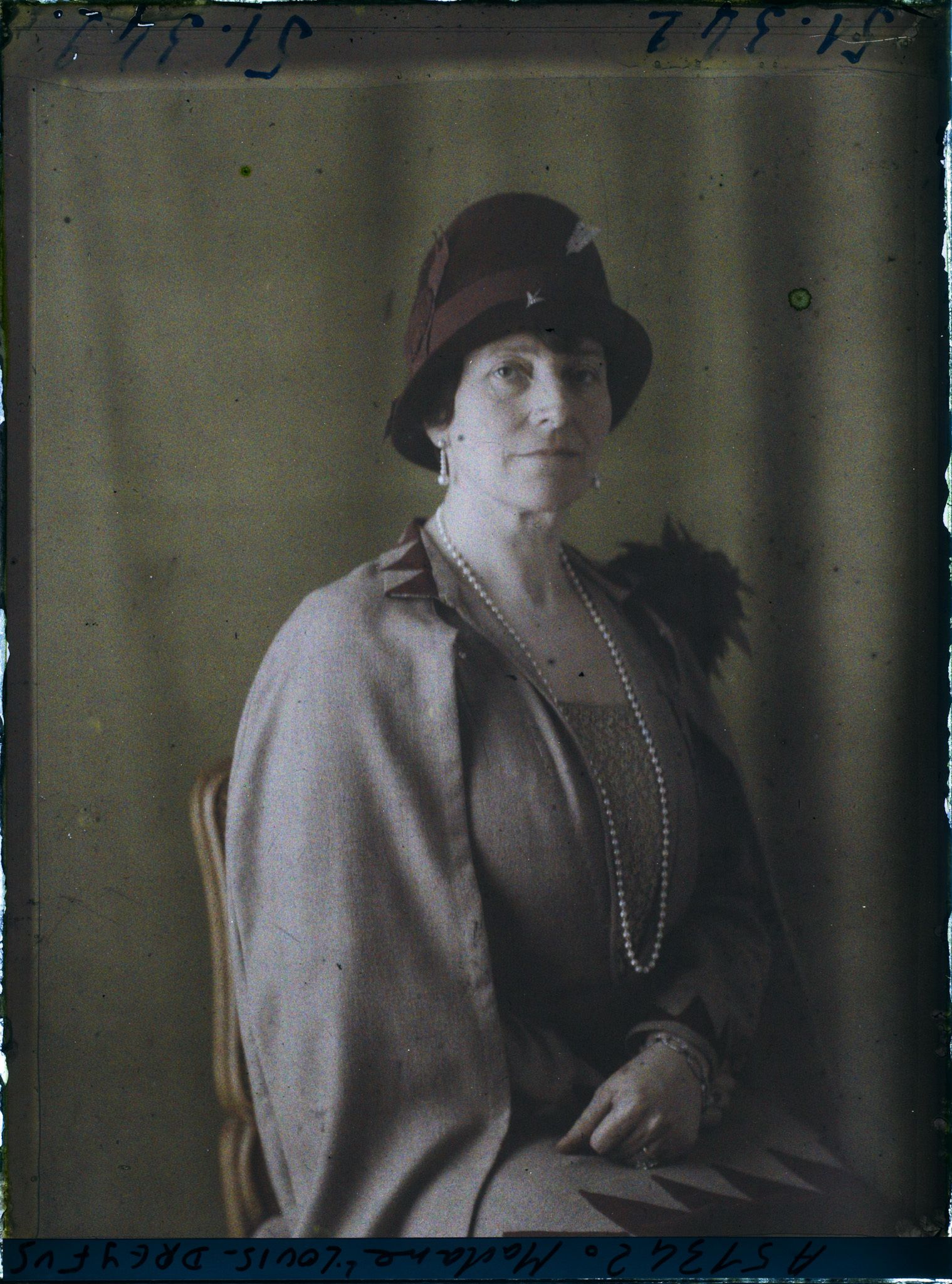 Image représentant https://musee-albert-kahn.s-museum.fr/home/NWQ2OTAwYzNmYjZlZTk1ZWQwODJmMjY4L2dlbmVyaWMtbm90aWNlLXRhYi9hdXRob3JpdHkvNjE3YTc5ZjVjZjhiODk2OGIzMzM3ZDIx/5d6900c3fb6ee95ed082f268/generic-notice-tab/authority/617a79ebcf8b8968b3337295 Madame Louis Louis-Dreyfus