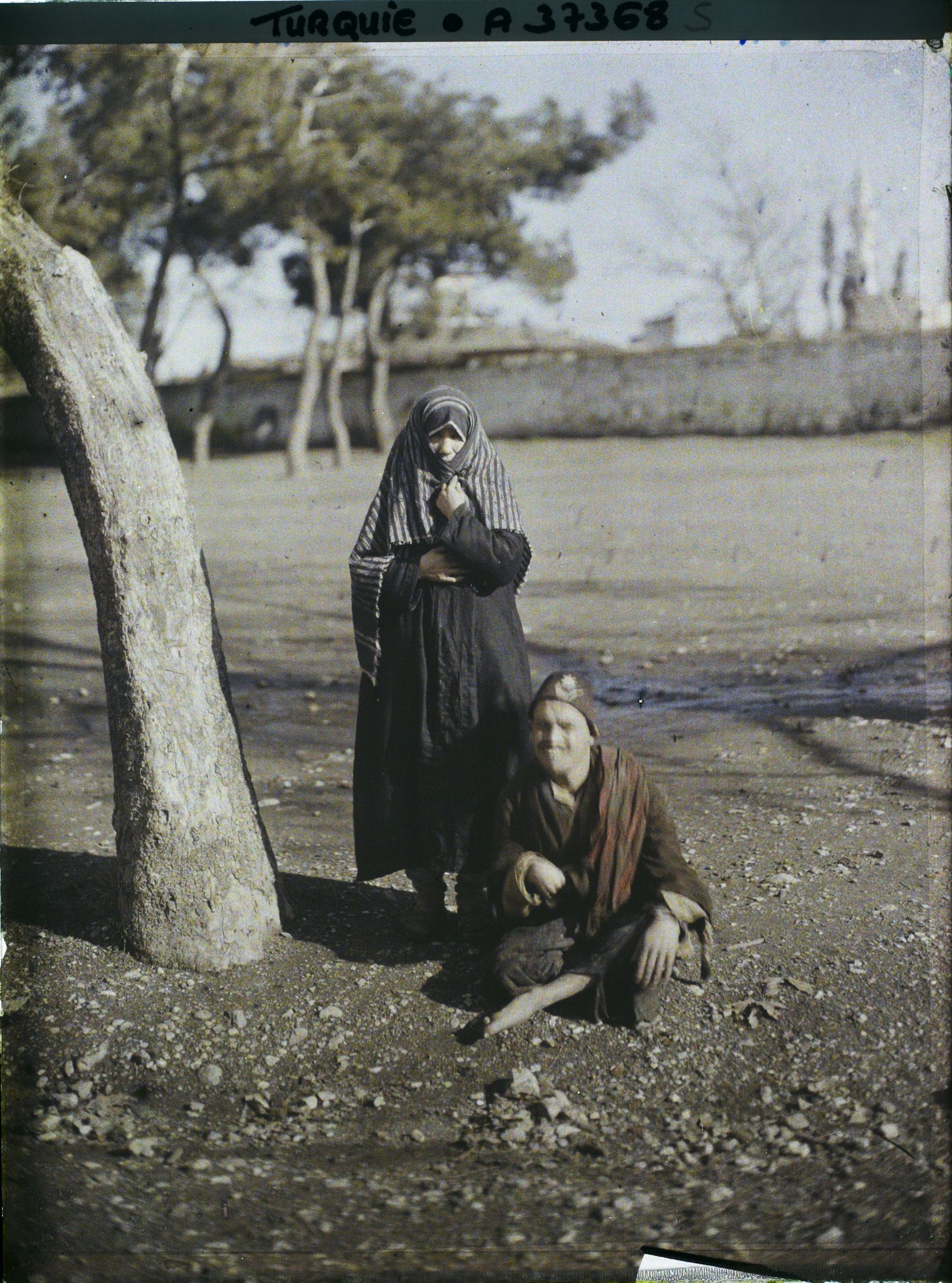 Image représentant Turquie, Magnesie, Homme jeté dans une mosquée en flammes et devenu fou