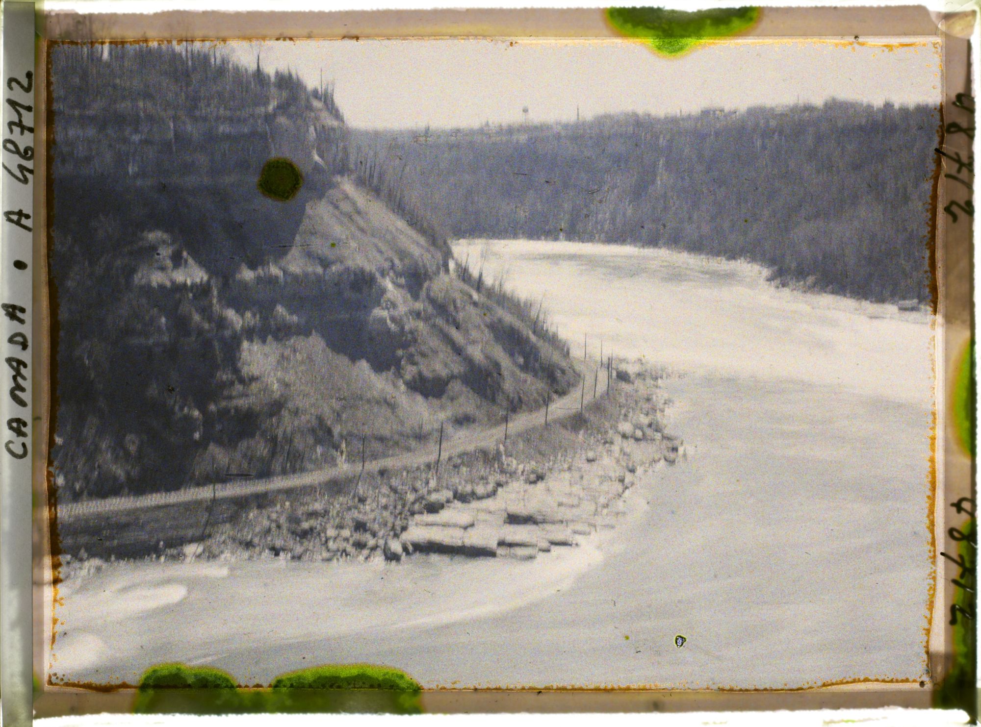 Image représentant Canada, Niagara, Vue vers l'amont, prise de la rive gauche