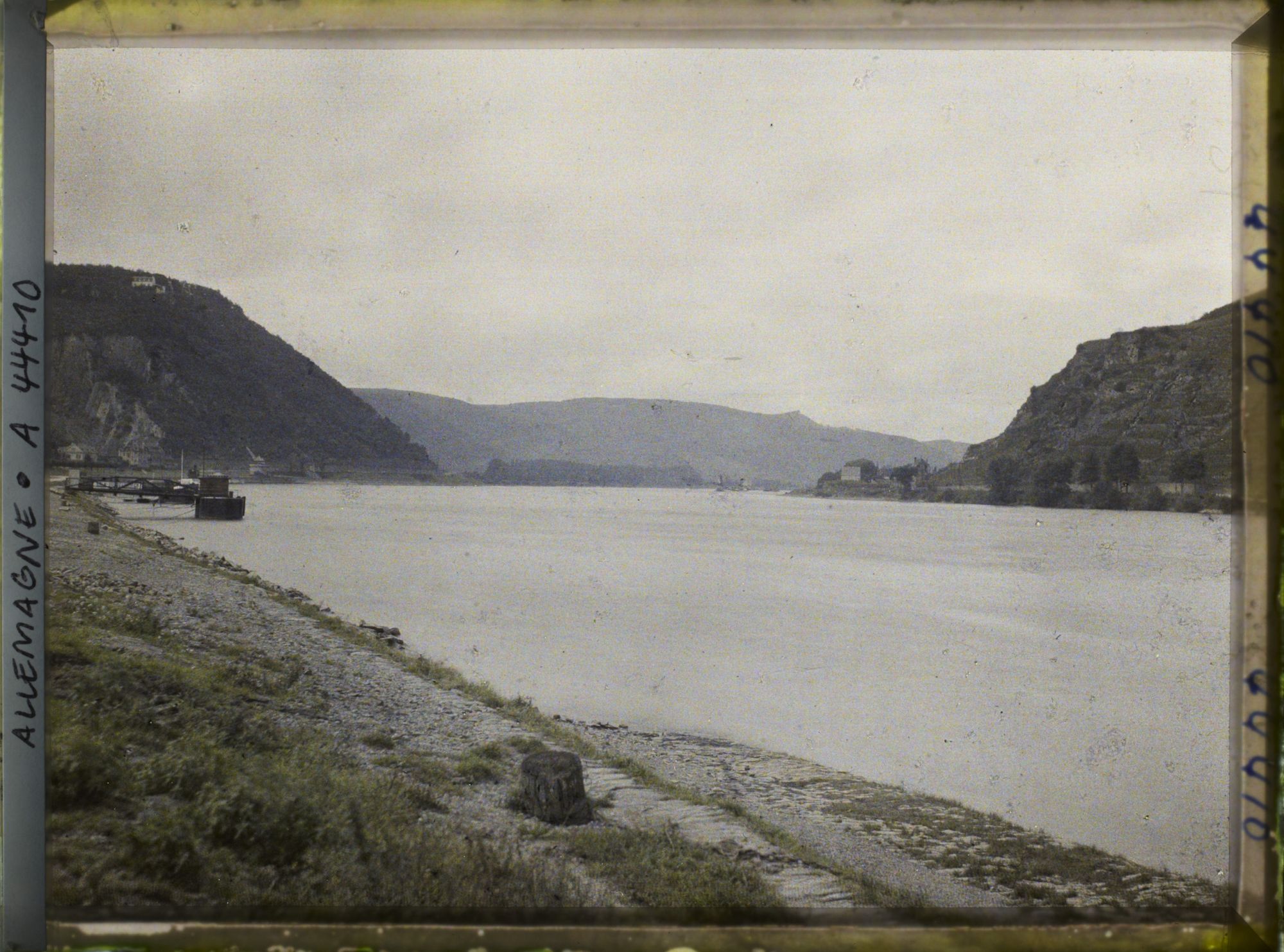 Image représentant Allemagne, Andernach, Le Rhin devanrt Andernach