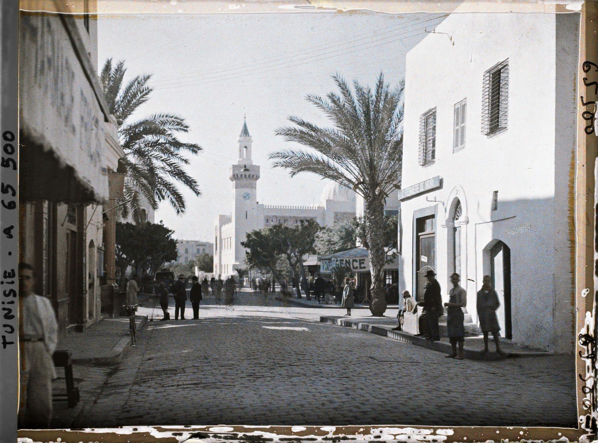 Image représentant La rue de la République et l'Hôtel de ville