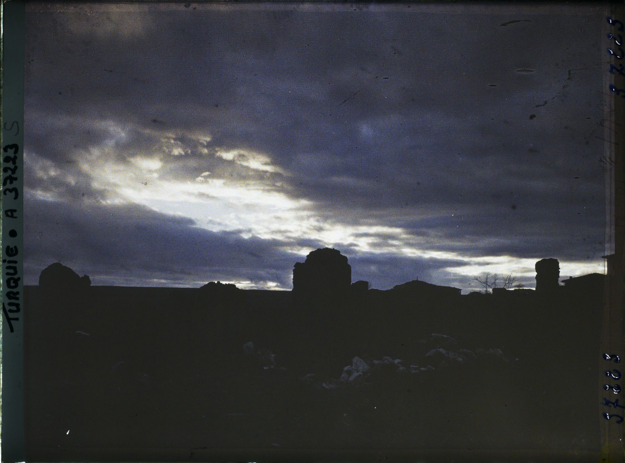Image représentant Turquie, Ouchak, Coucher de Soleil sur les ruines
