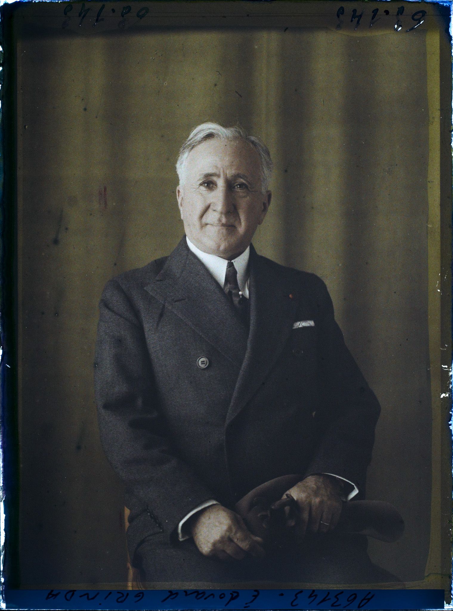 Image représentant Monsieur  https://musee-albert-kahn.s-museum.fr/home/NWQ2OTAwYzNmYjZlZTk1ZWQwODJmMjY4L2dlbmVyaWMtbm90aWNlLXRhYi9hdXRob3JpdHkvNjE3YTc5ZjVjZjhiODk2OGIzMzM3ZDIx/5d6900c3fb6ee95ed082f268/generic-notice-tab/authority/617a79ebcf8b8968b3336de1 Edouard Grinda