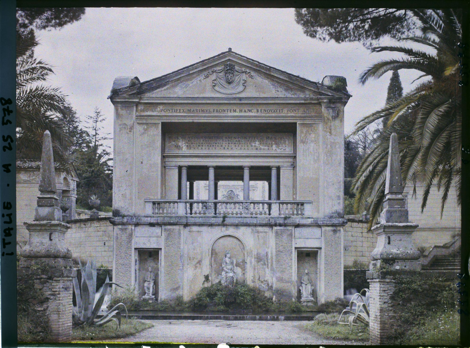 Image représentant Fontaine dans les jardins du Vatican (?)